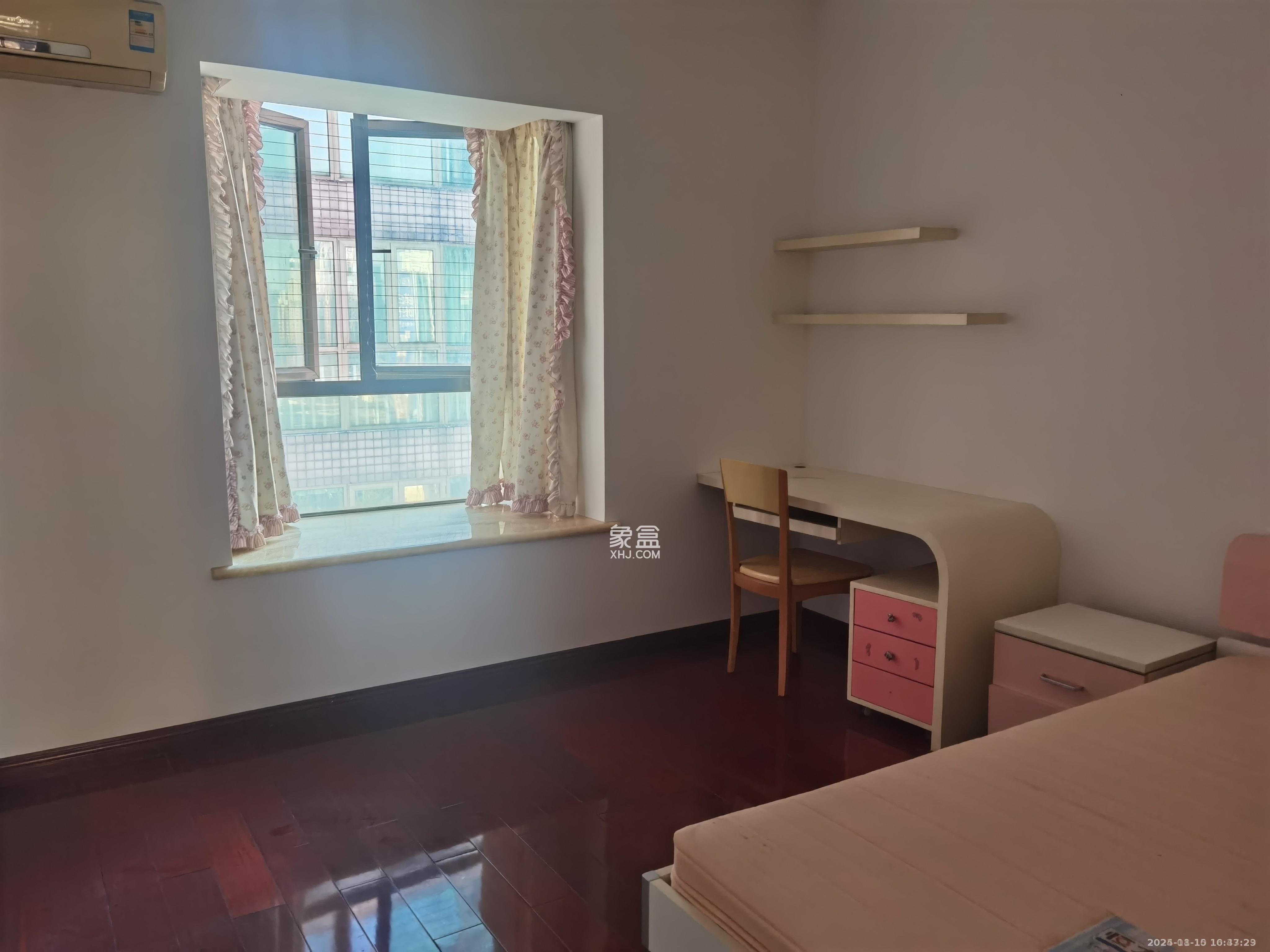 桐荫里社区  4室1厅1卫    5300.0元/月 桐荫里社区  4室1厅1卫    5300.0元/月室内图