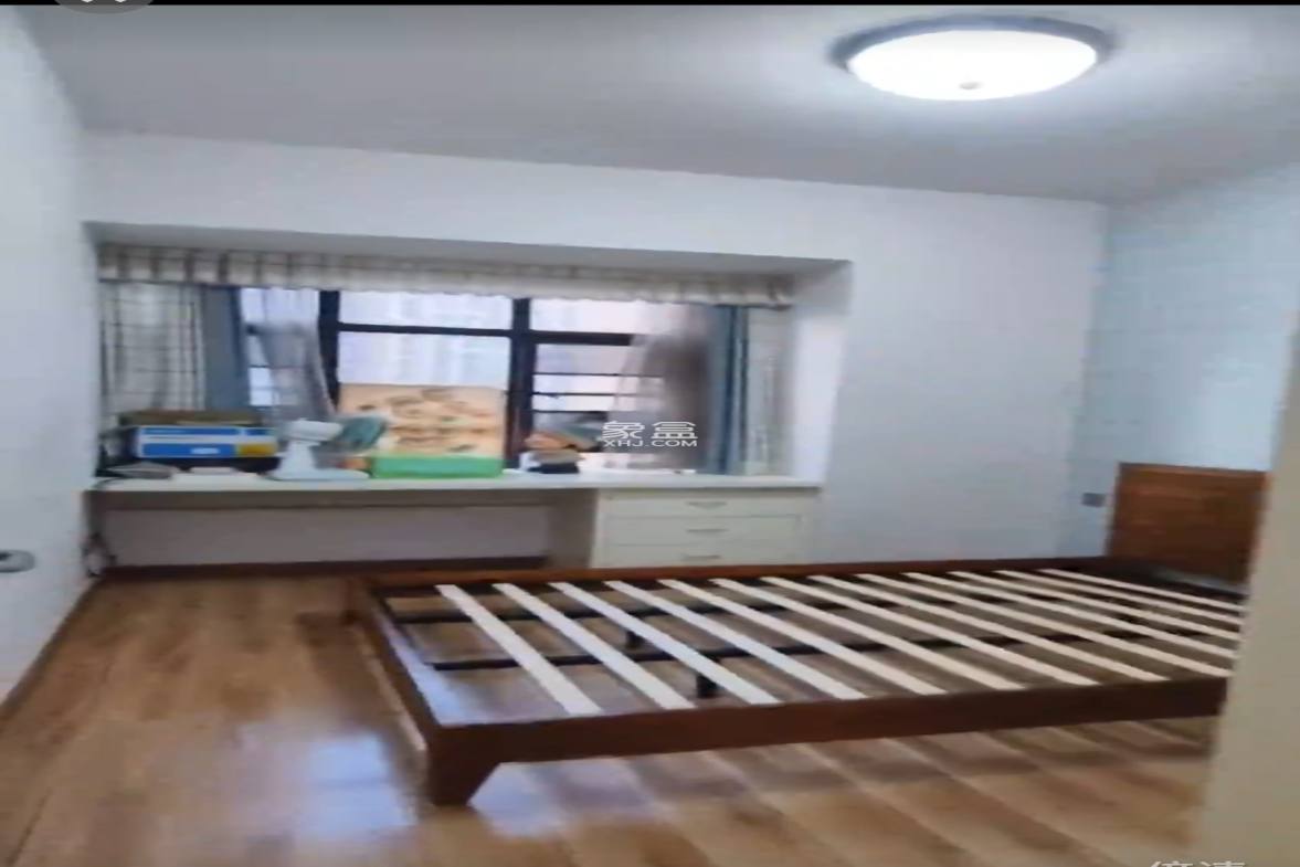 众一桂府 4室2厅2卫 76.8万 众一桂府 4室2厅2卫 76.8万客厅