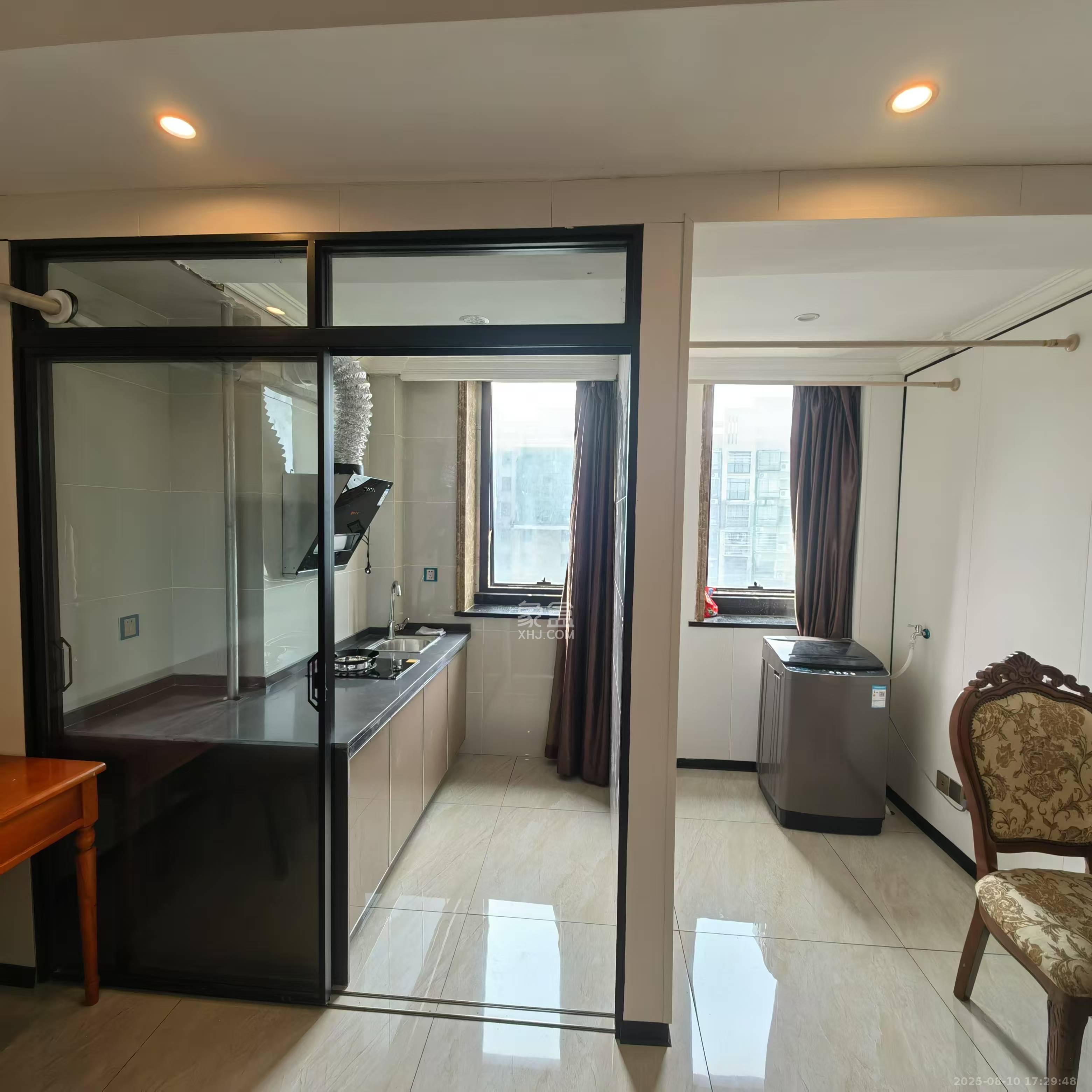 未来漫城 1室1厅1卫 1300.0元/月 未来漫城 1室1厅1卫 1300.0元/月室内图