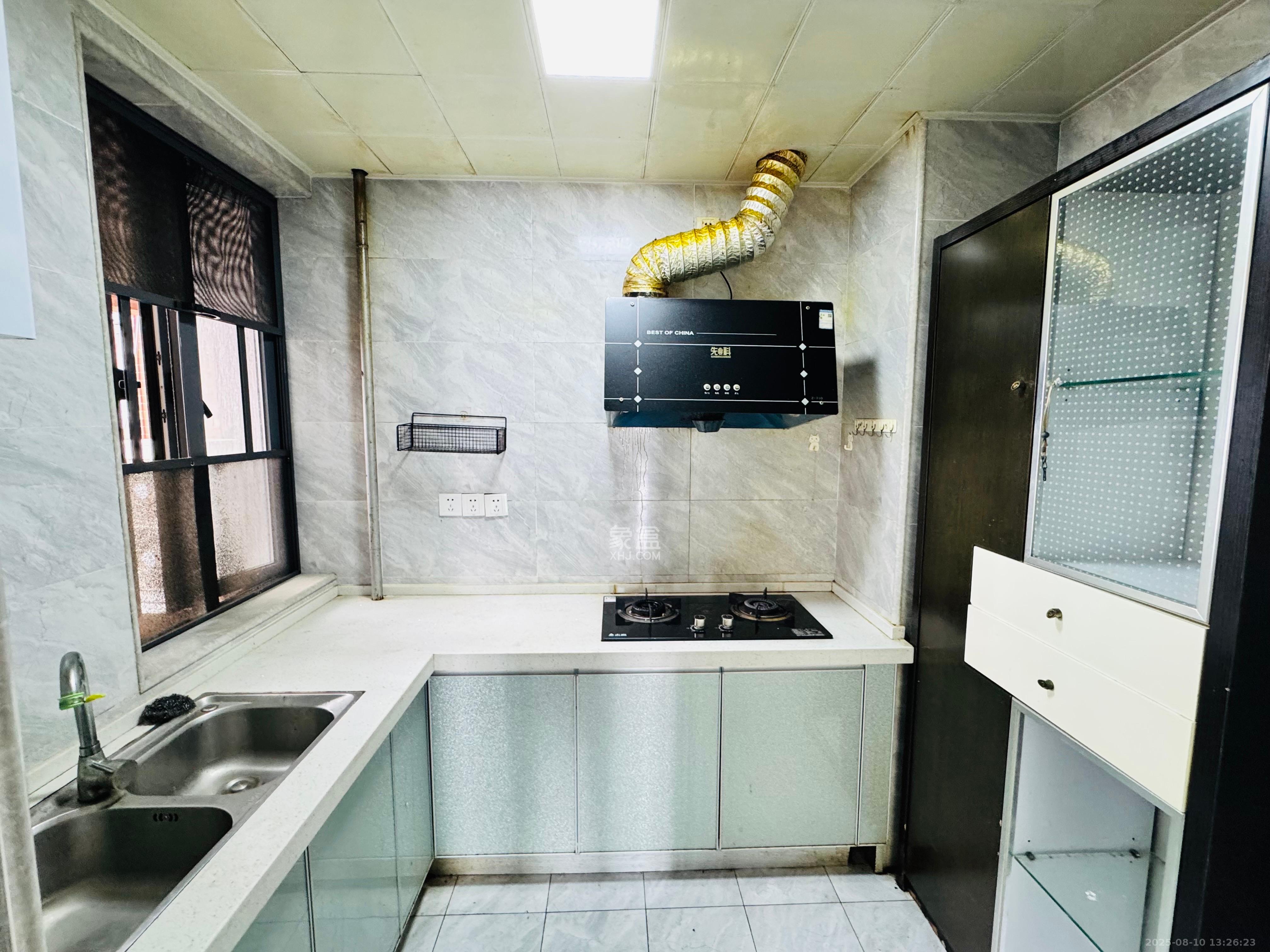 半山壹号 2室2厅1卫 2500.0元/月 半山壹号 2室2厅1卫 2500.0元/月室内图