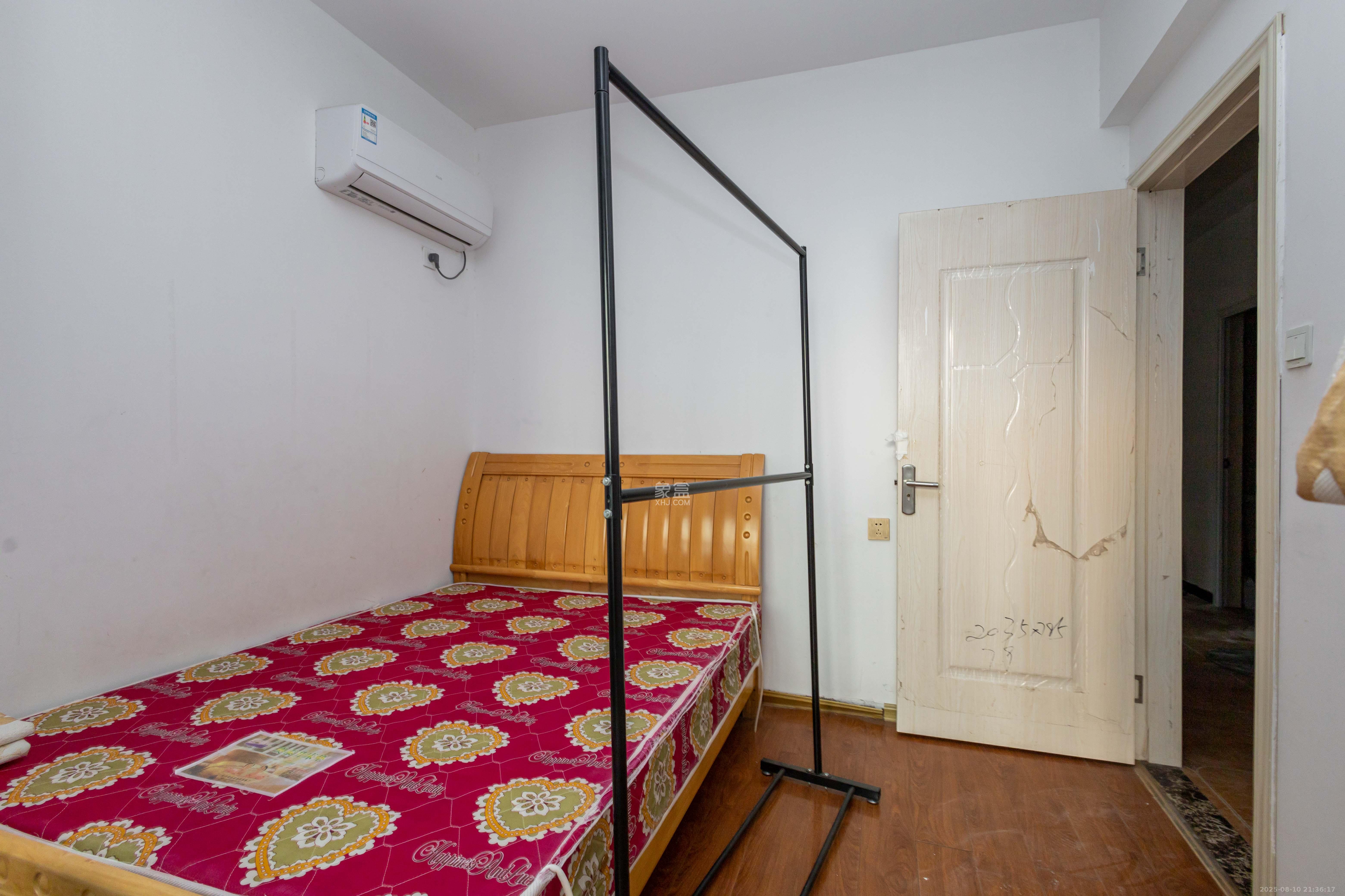 爵世名邸东湖(东湖壹号企业总部基地)  2室2厅1卫    49.99万 爵世名邸东湖(东湖壹号企业总部基地)  2室2厅1卫    49.99万卧室