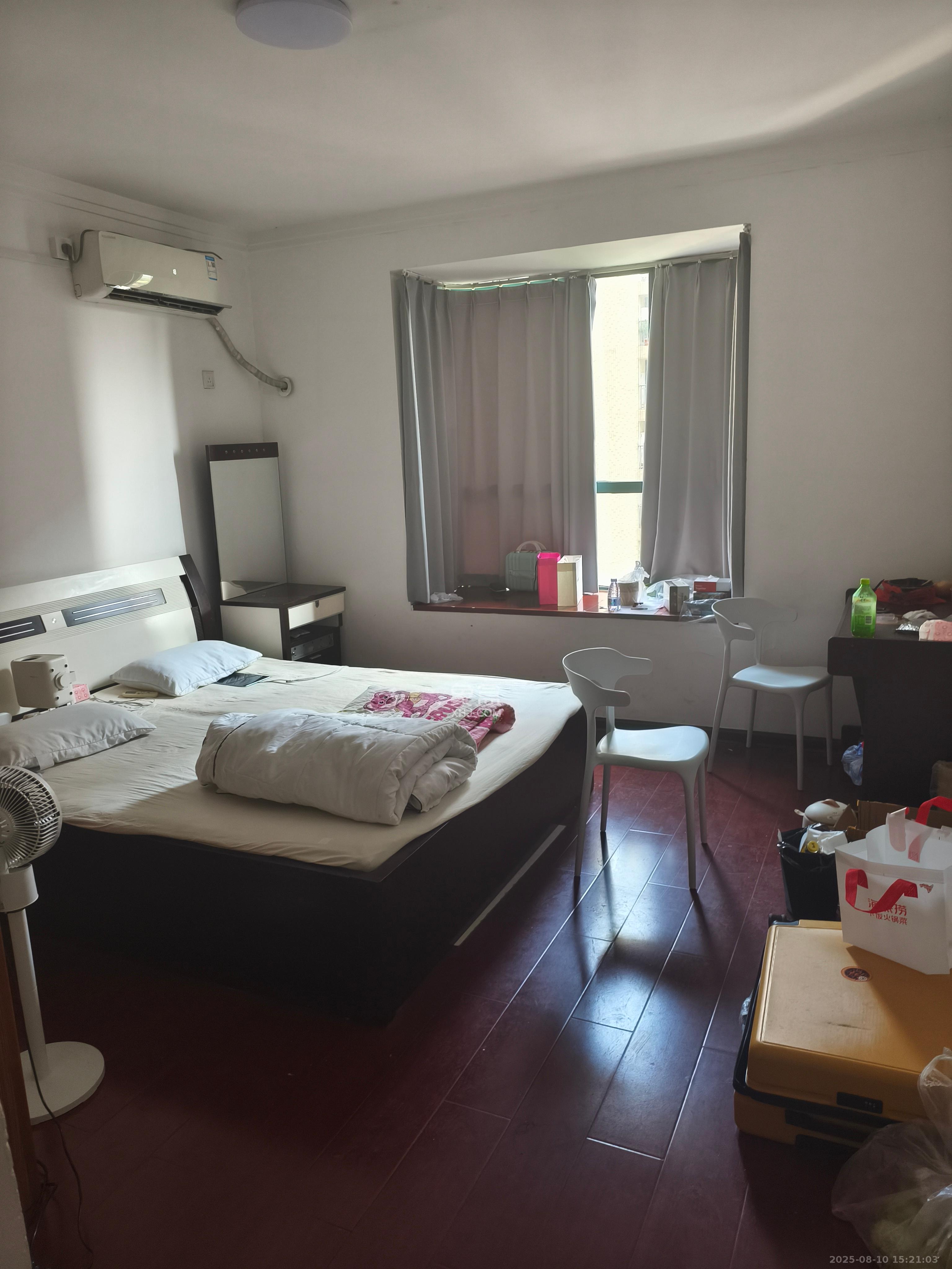 西湖丽景  1室2厅1卫   1150.00元/月室内图