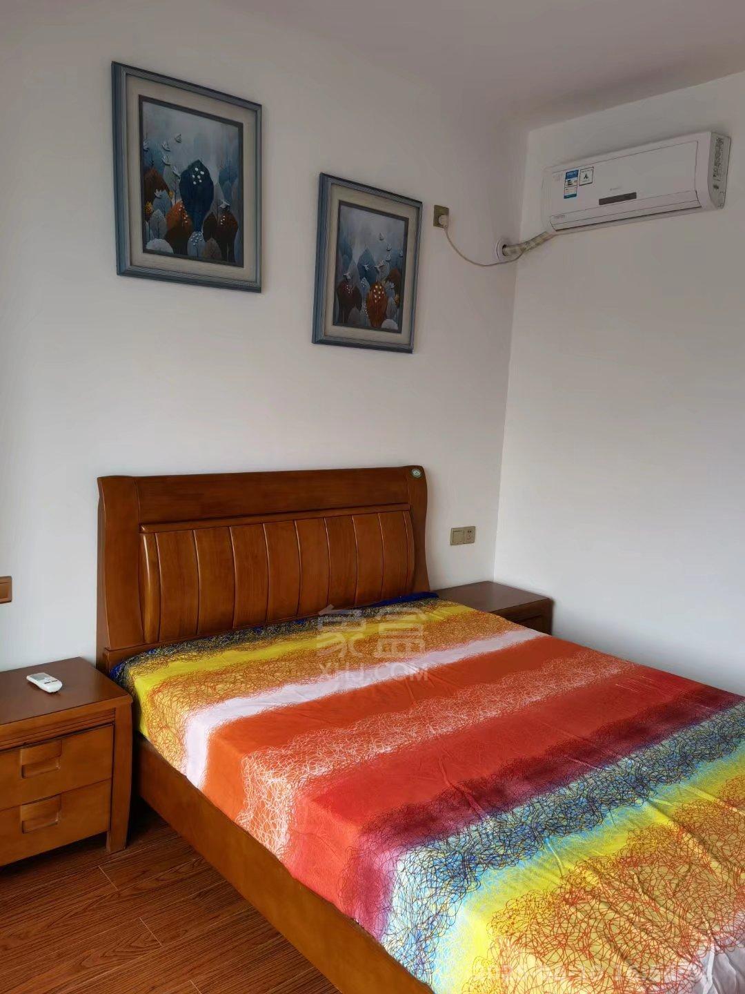 春藤小镇 3室2厅2卫 2000.0元/月 春藤小镇 3室2厅2卫 2000.0元/月室内图