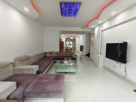 云龙教师楼  4室2厅2卫    1280.0元/月