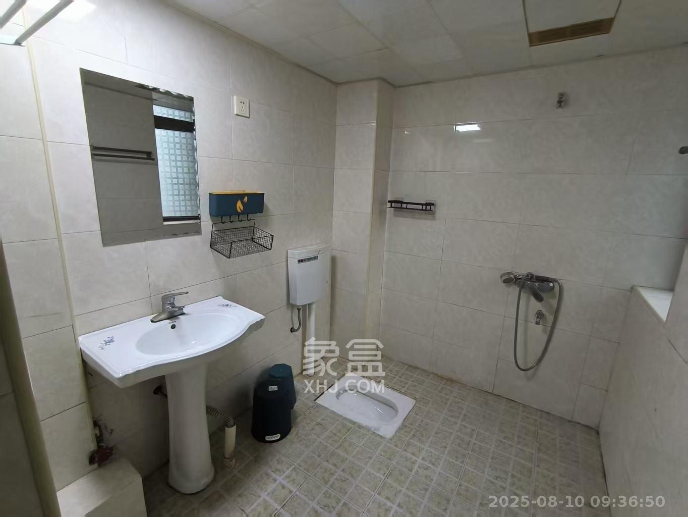 兴联创新小区  2室2厅1卫   1400.00元/月室内图