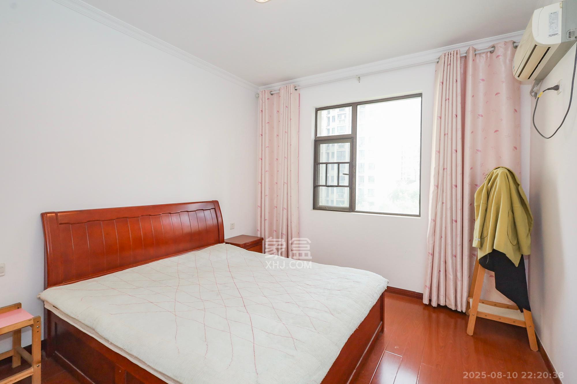 阳光丽城一期 4室2厅2卫 148.0万 阳光丽城一期 4室2厅2卫 148.0万卧室