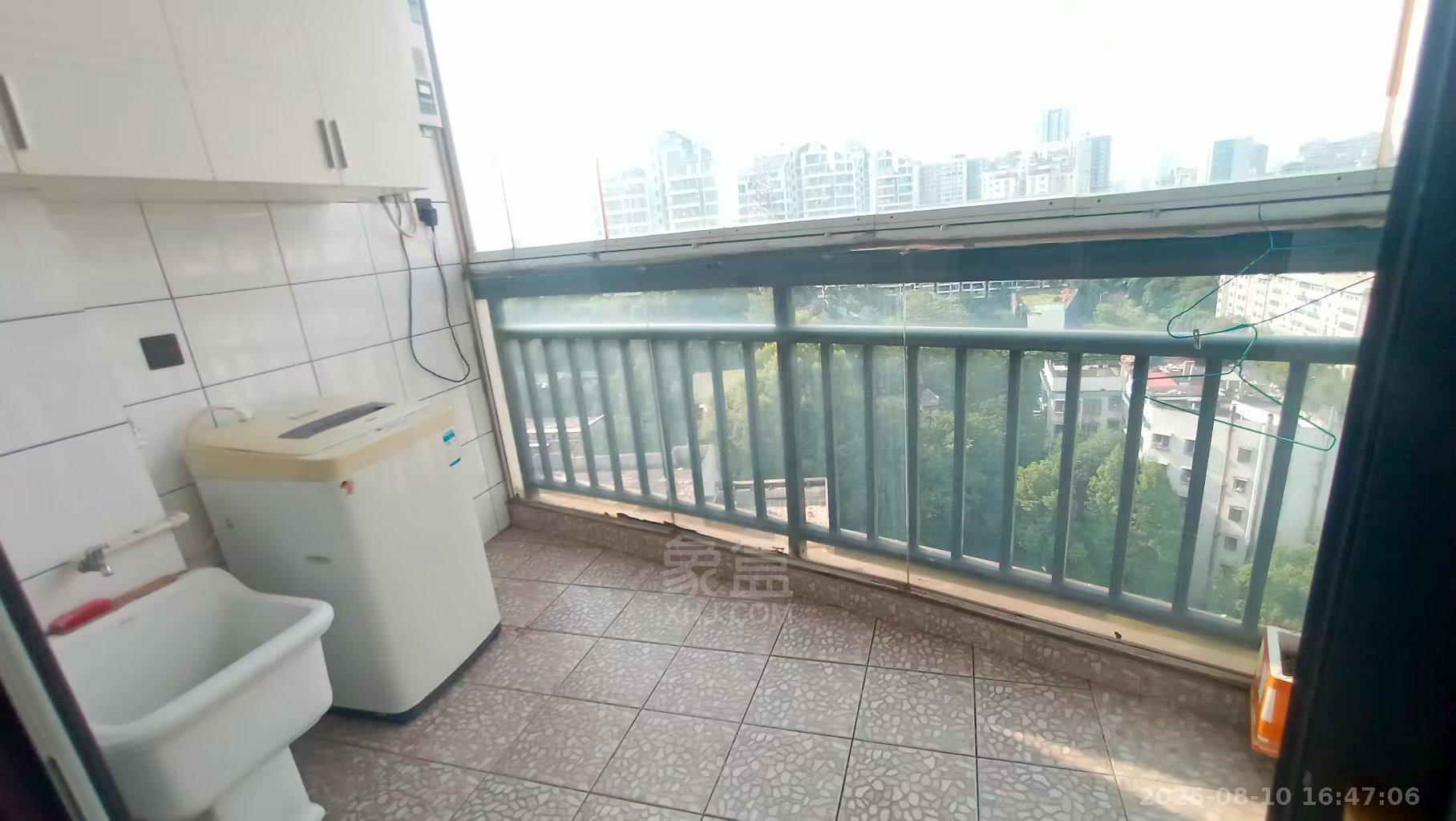 地税新村 4室2厅2卫 2000.0元/月 地税新村 4室2厅2卫 2000.0元/月室内图