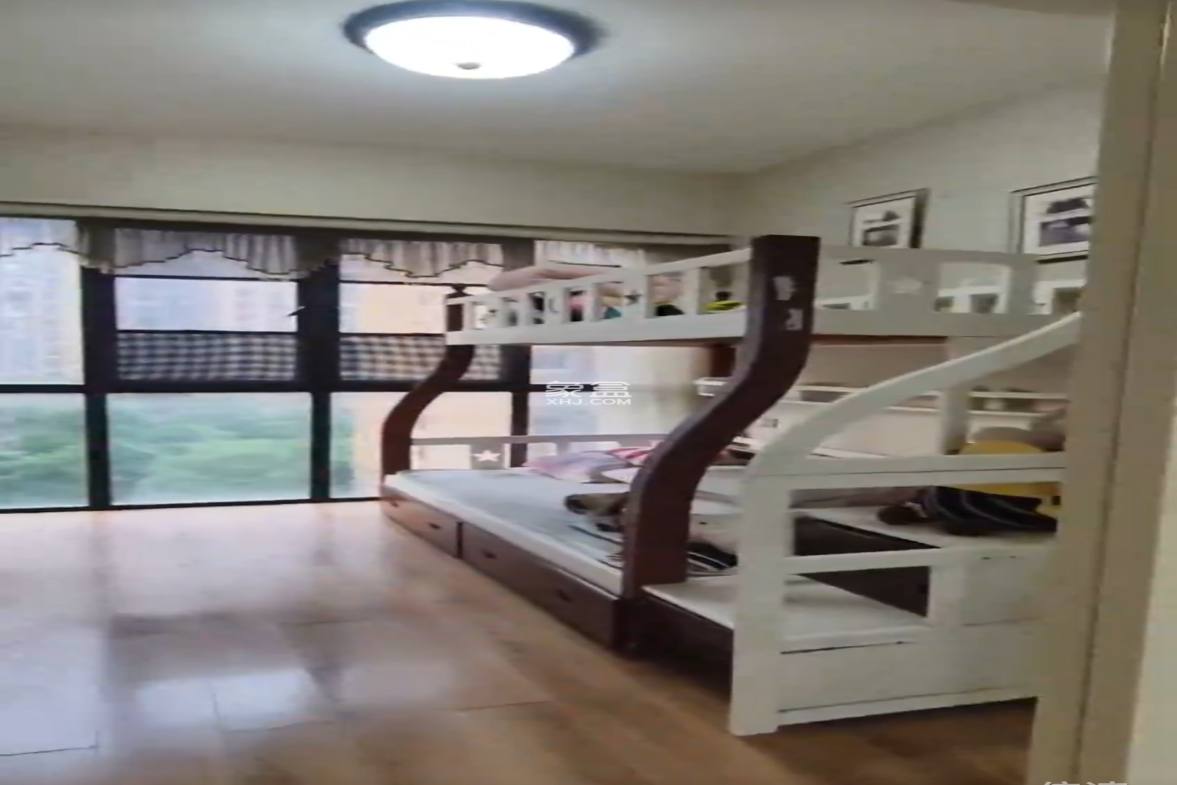 众一桂府 4室2厅2卫 76.8万 众一桂府 4室2厅2卫 76.8万客厅