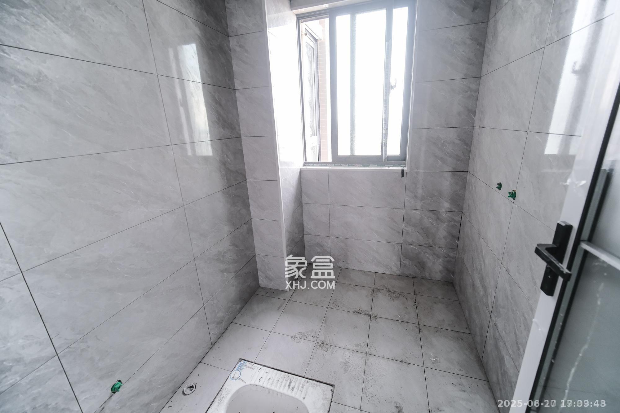 丰源国际  3室2厅2卫   2300.00元/月室内图