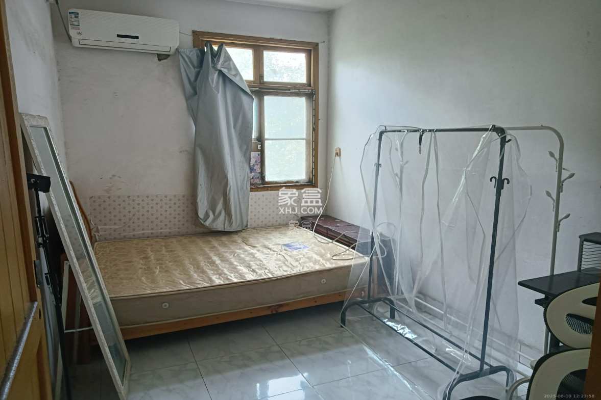 林机厂宿舍  2室1厅1卫    1200.0元/月 林机厂宿舍  2室1厅1卫    1200.0元/月室内图1