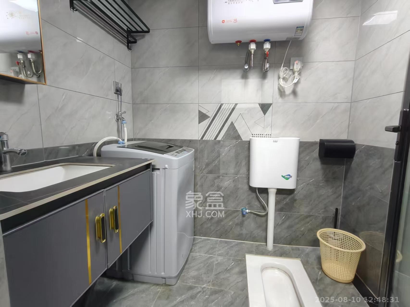 芙蓉万国城MOMA(卓越汇富苑)  3室2厅1卫    1700.0元/月 芙蓉万国城MOMA(卓越汇富苑)  3室2厅1卫    1700.0元/月室内图