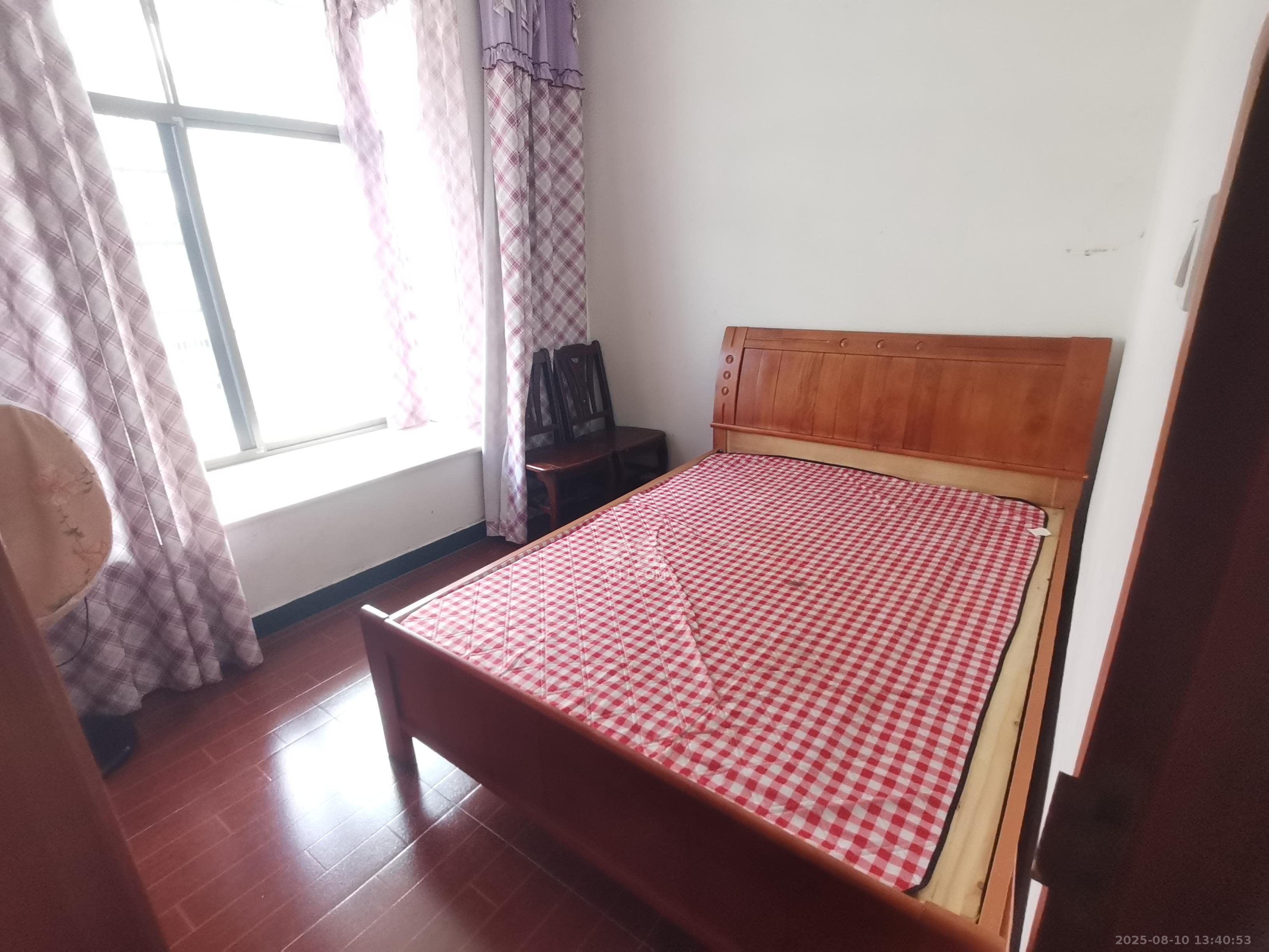 兴联母山小区  2室1厅1卫    1200.0元/月室内图