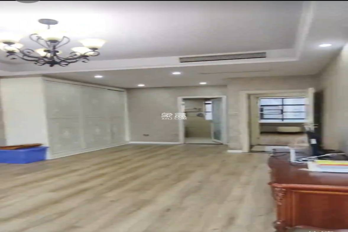 众一桂府 4室2厅2卫 76.8万 众一桂府 4室2厅2卫 76.8万客厅