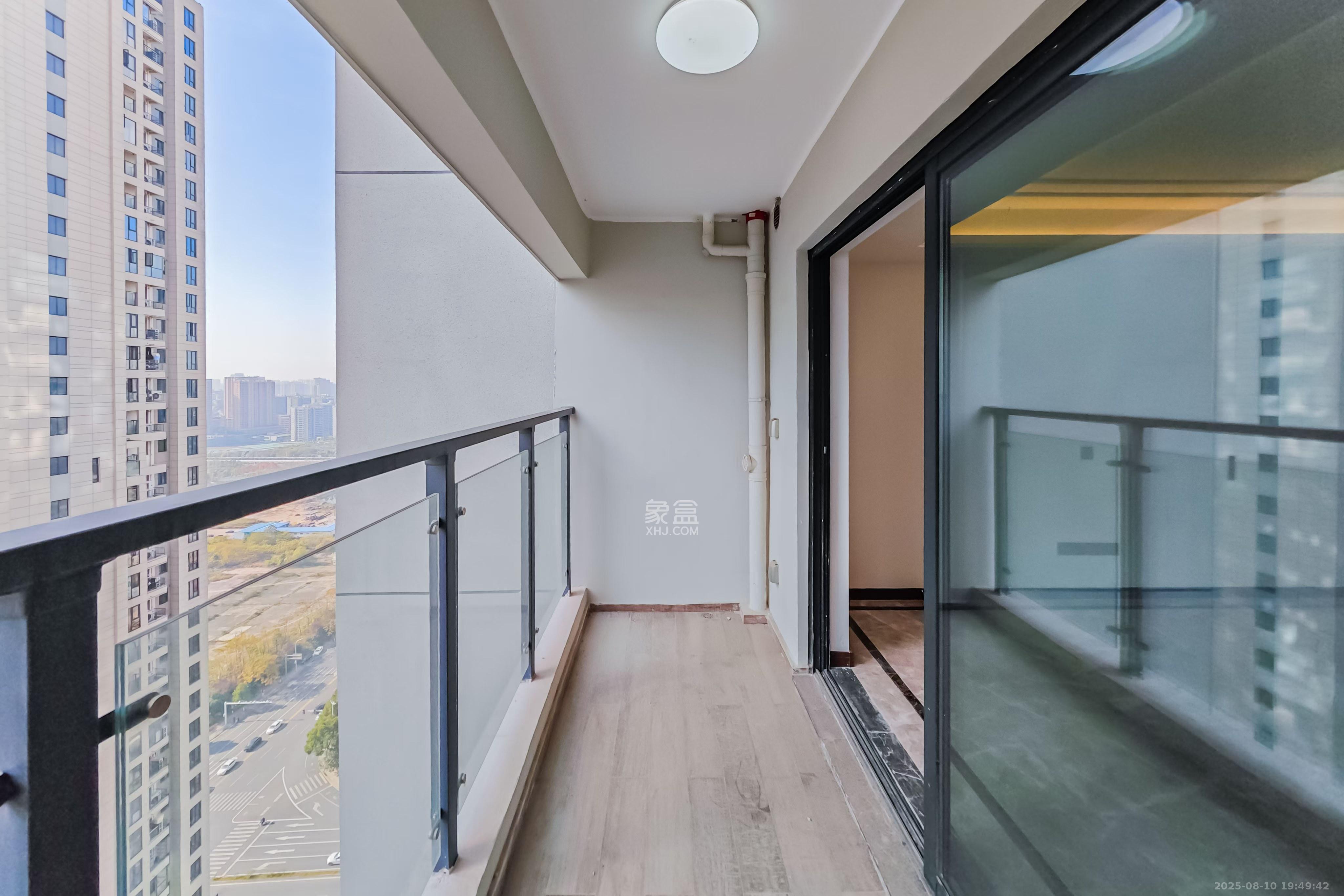 绿地长沙城际空间站(柏仕佳苑) 4室2厅2卫 3700.0元/月 绿地长沙城际空间站(柏仕佳苑) 4室2厅2卫 3700.0元/月室内图