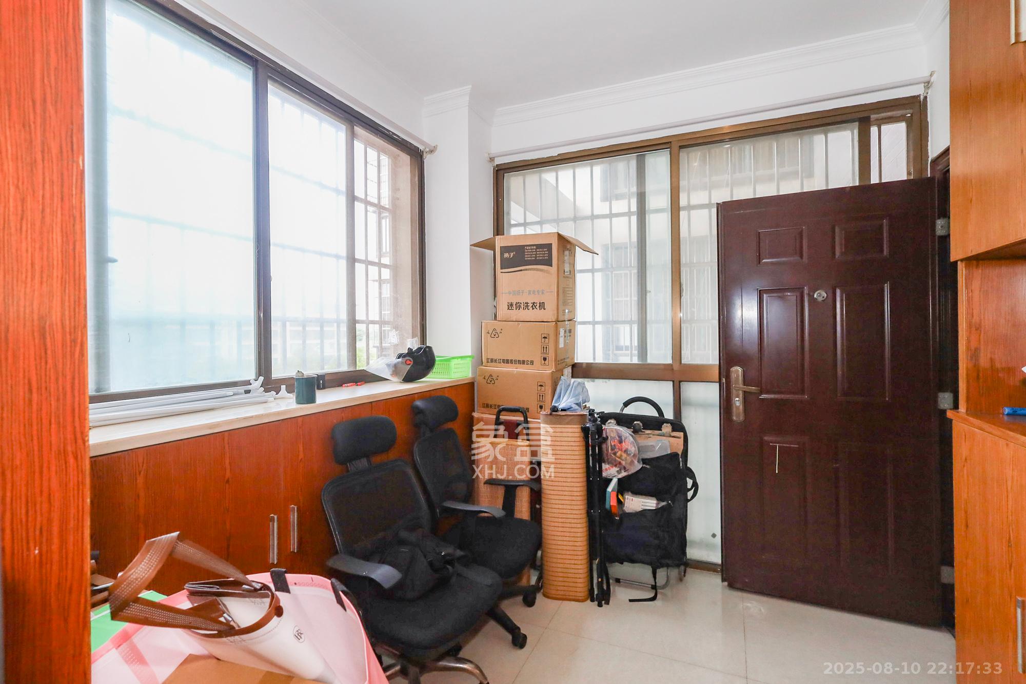 金麓西岸和苑  2室2厅1卫    76.0万 金麓西岸和苑  2室2厅1卫    76.0万其他