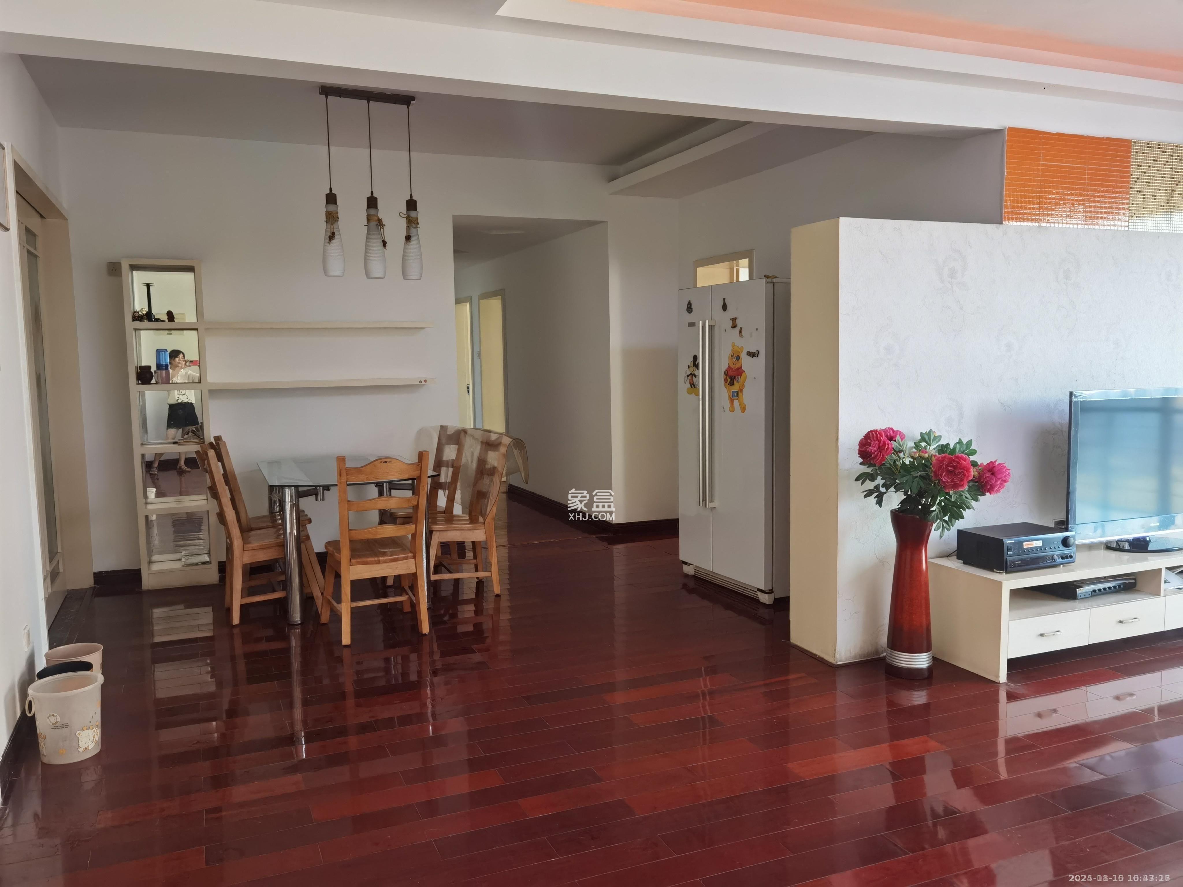 桐荫里社区  4室1厅1卫    5300.0元/月 桐荫里社区  4室1厅1卫    5300.0元/月室内图