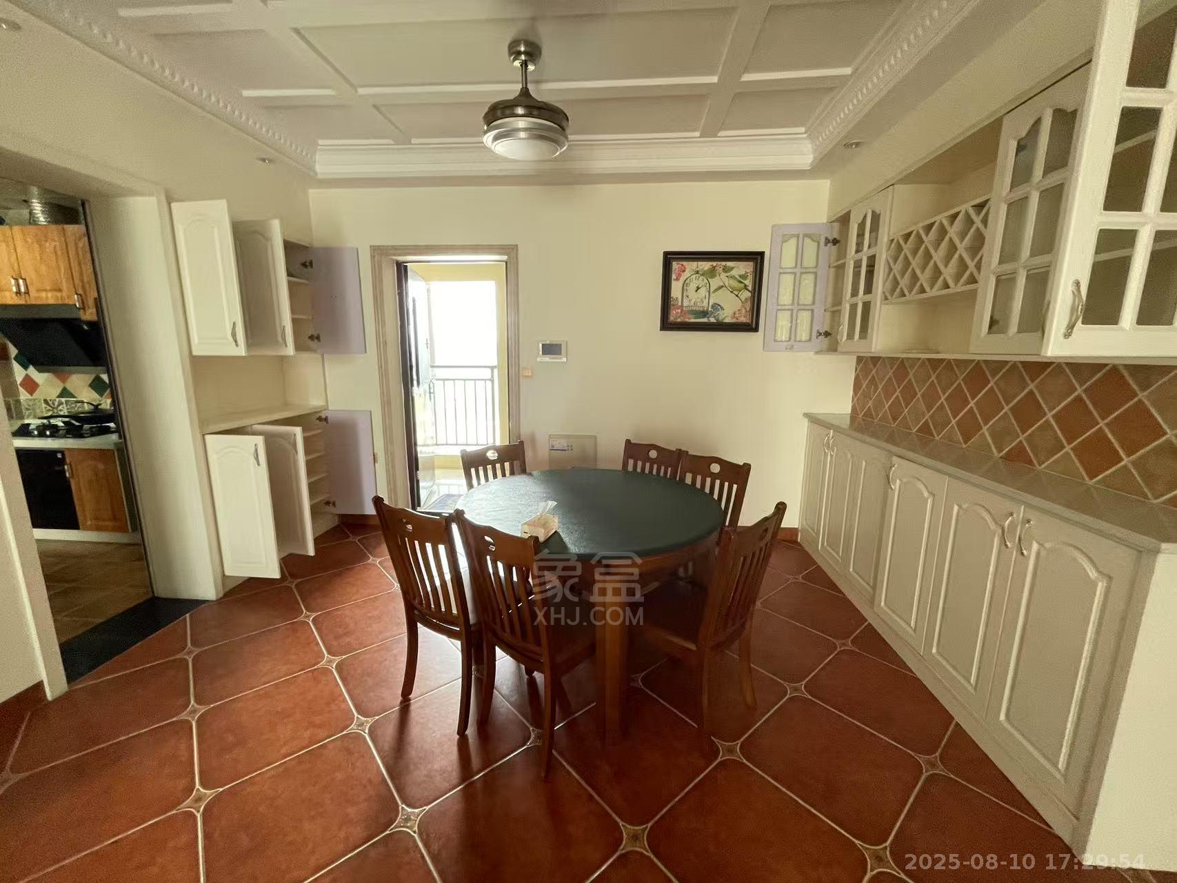 美的城二期 3室2厅2卫 2400.0元/月 美的城二期 3室2厅2卫 2400.0元/月室内图