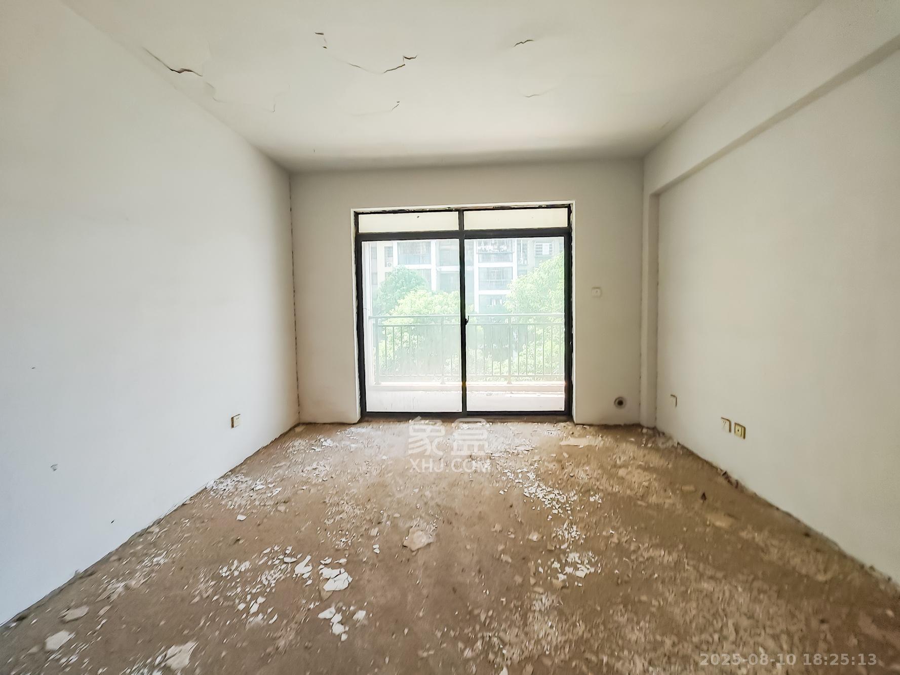 金富北城  2室2厅1卫    35.5万 金富北城  2室2厅1卫    35.5万客厅