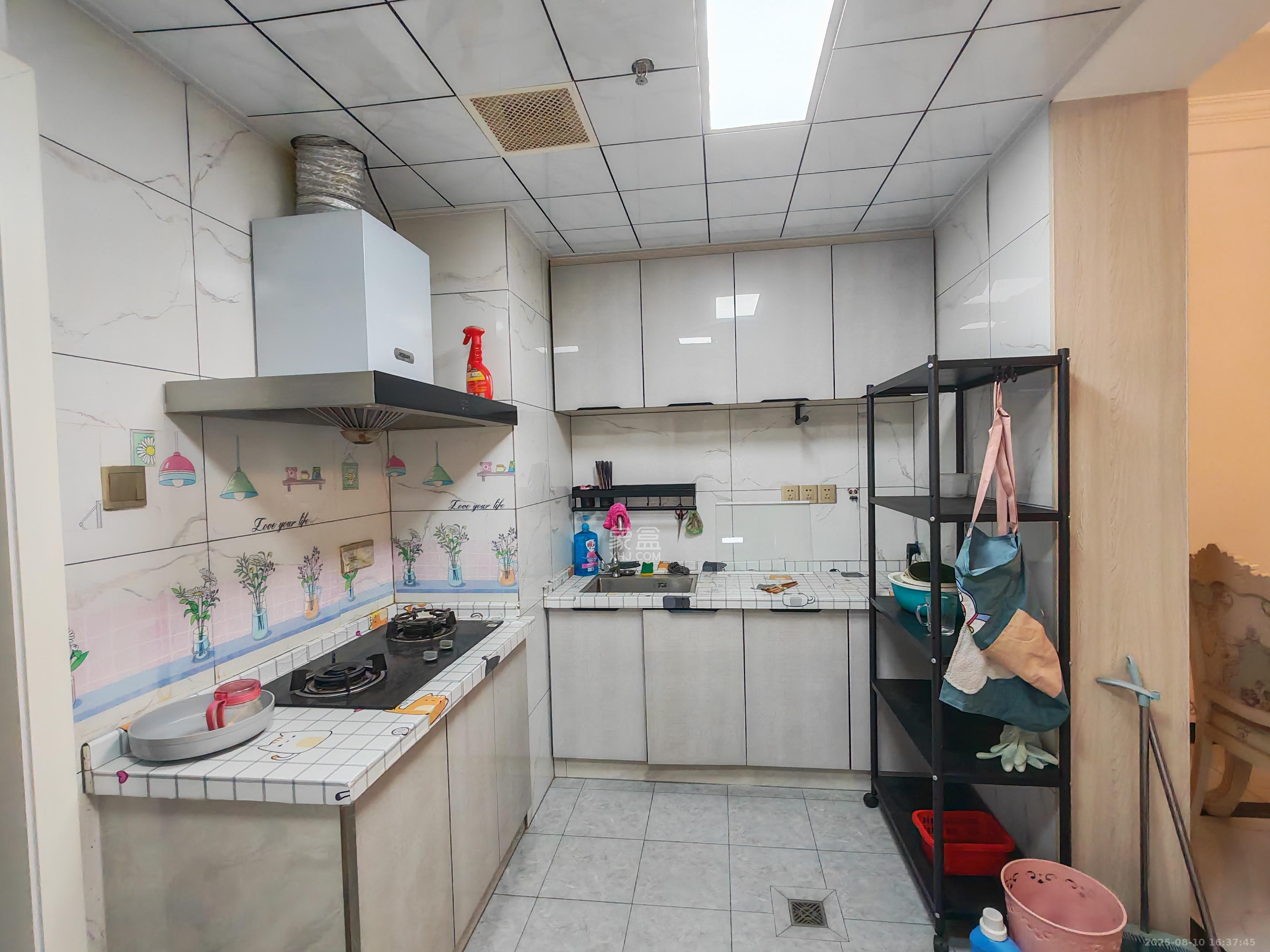 钱隆世家  2室2厅1卫    2200.0元/月 钱隆世家  2室2厅1卫    2200.0元/月室内图