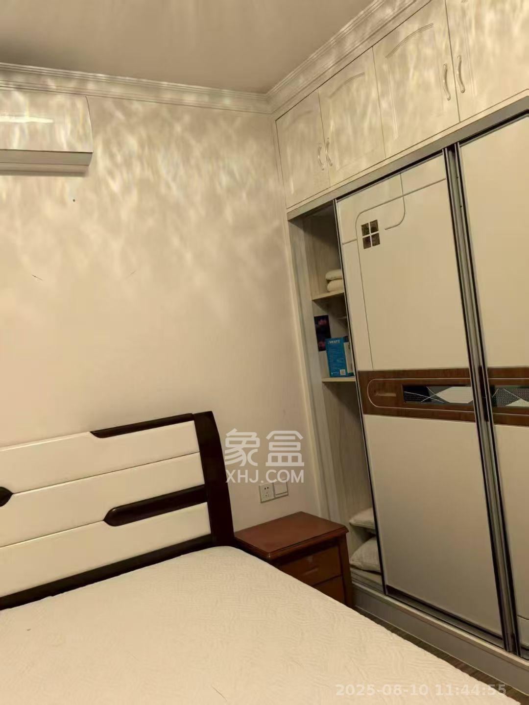 德惠雅苑(众星湘港公馆) 3室2厅2卫 2600.0元/月 德惠雅苑(众星湘港公馆) 3室2厅2卫 2600.0元/月室内图