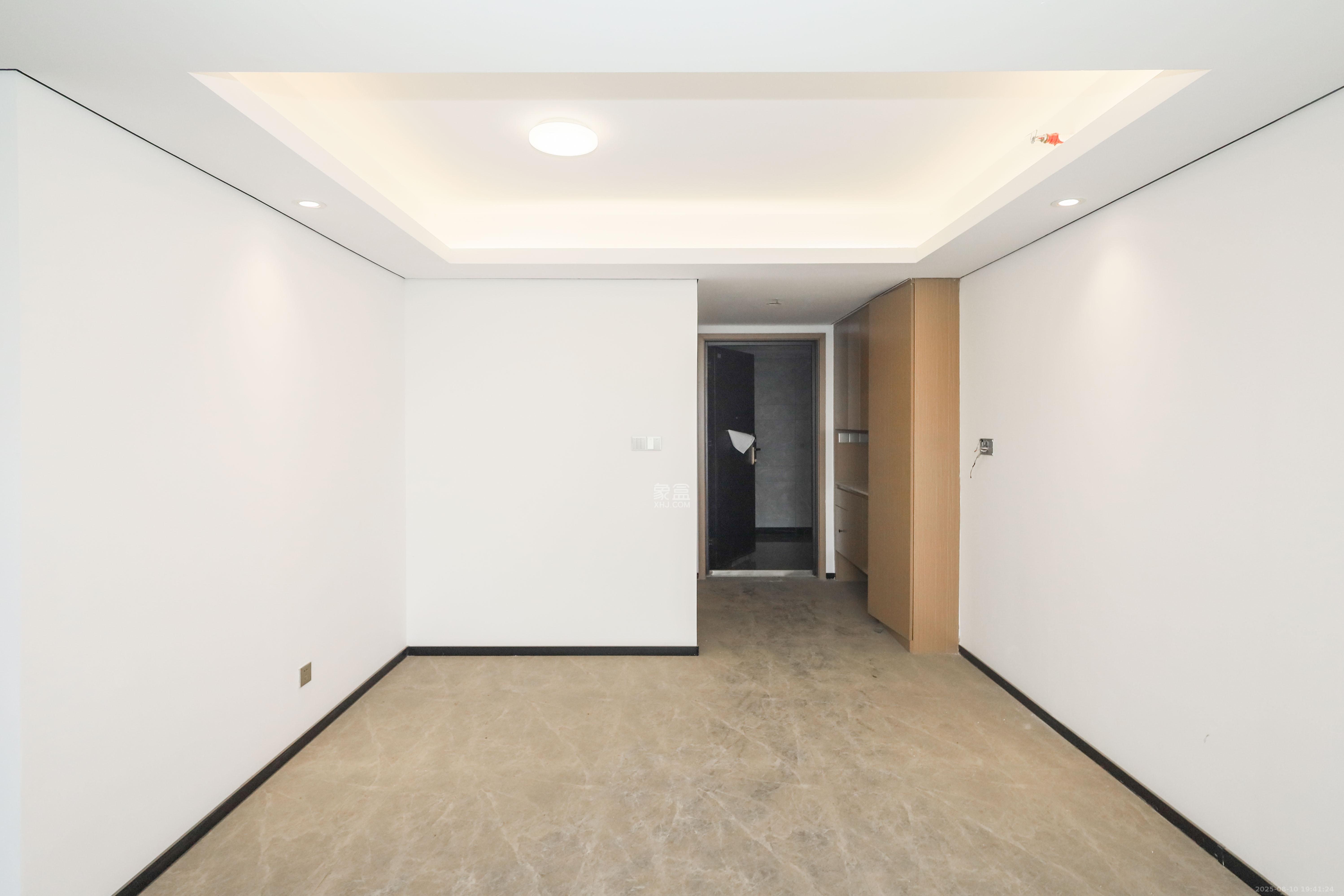 中国铁建湘语梅溪 0室0厅0卫 126.0万 中国铁建湘语梅溪 0室0厅0卫 126.0万客厅