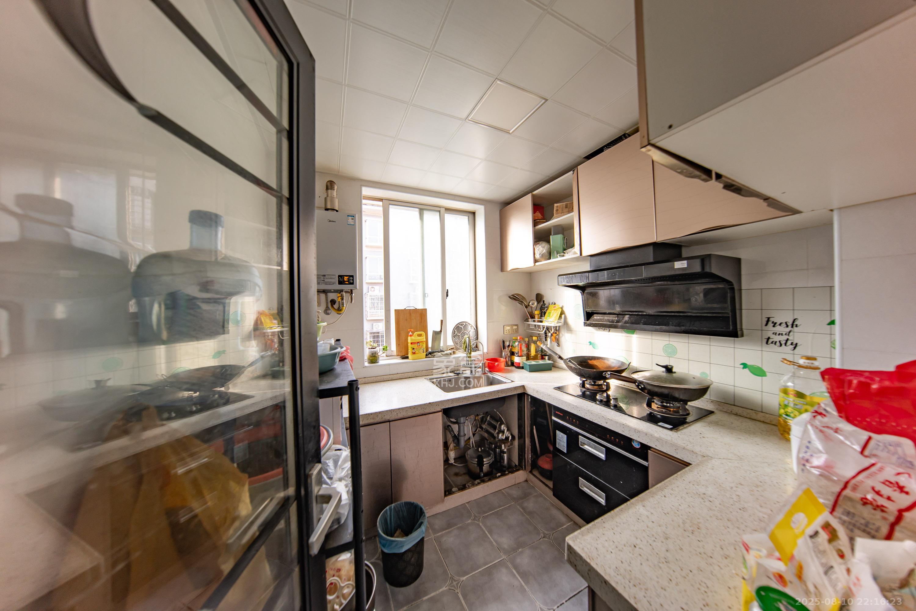 含浦家苑  5室2厅2卫    64.8万厨房