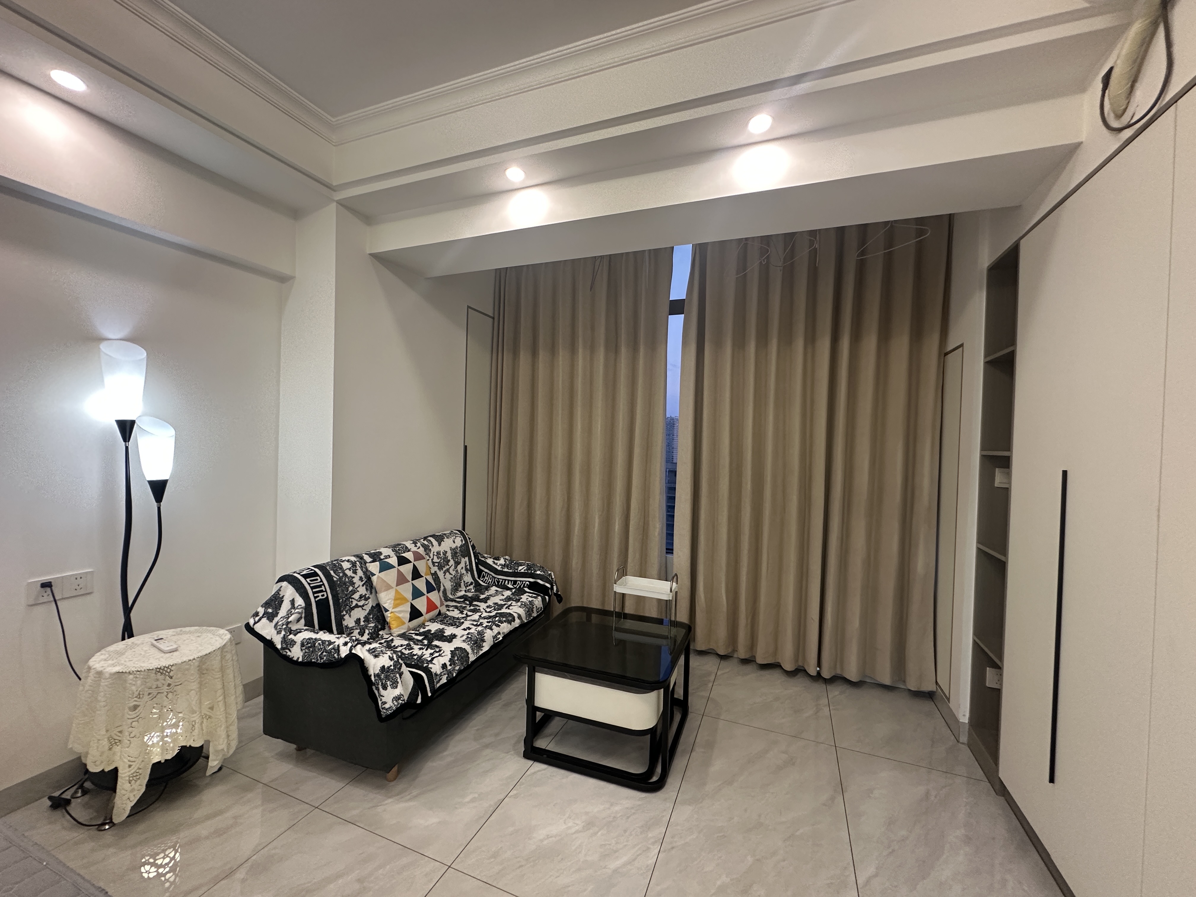 俊景万和城  1室1厅1卫   1500.00元/月室内图