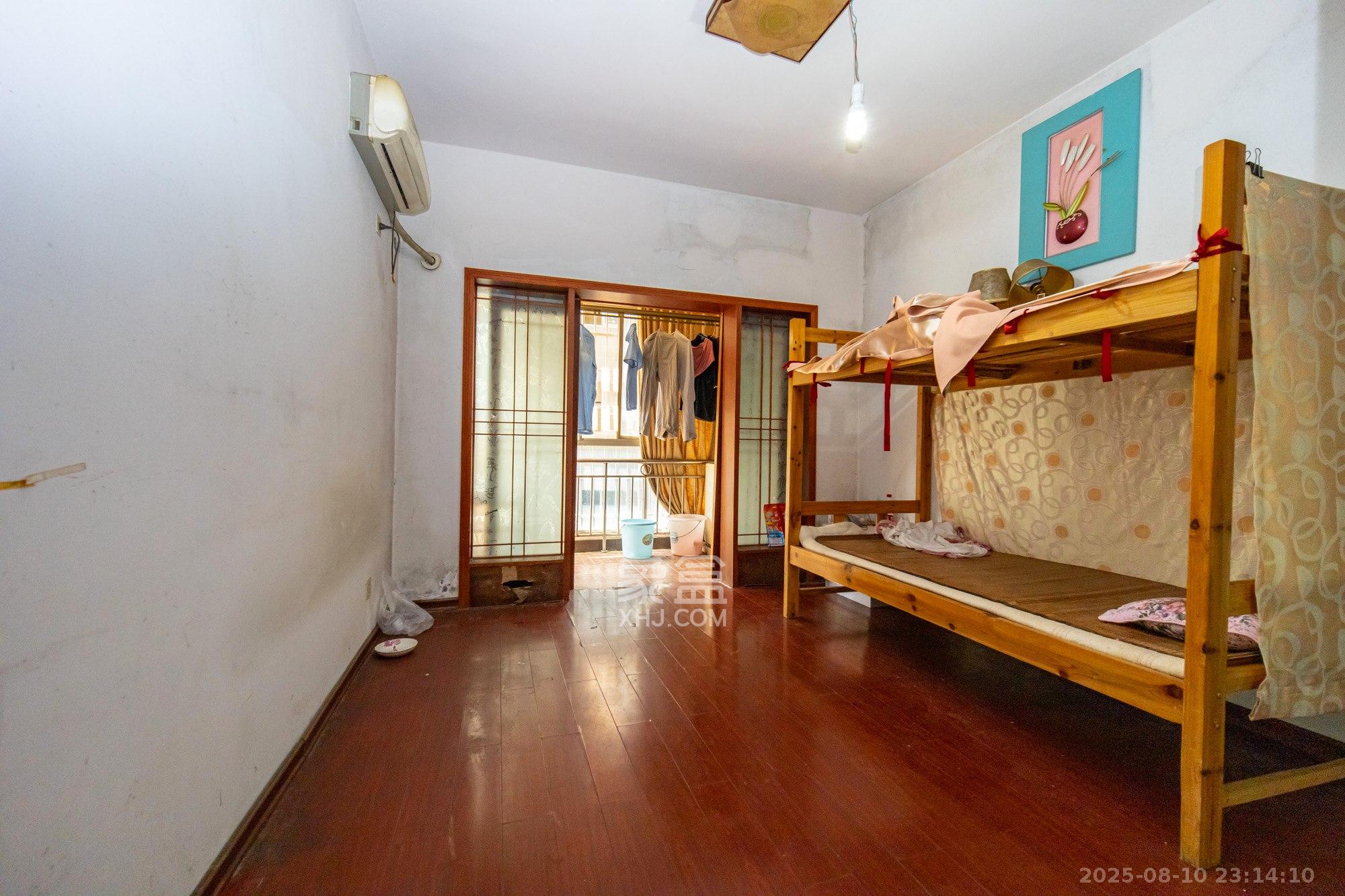 湘绣城  2室2厅1卫    36.8万 湘绣城  2室2厅1卫    36.8万卧室