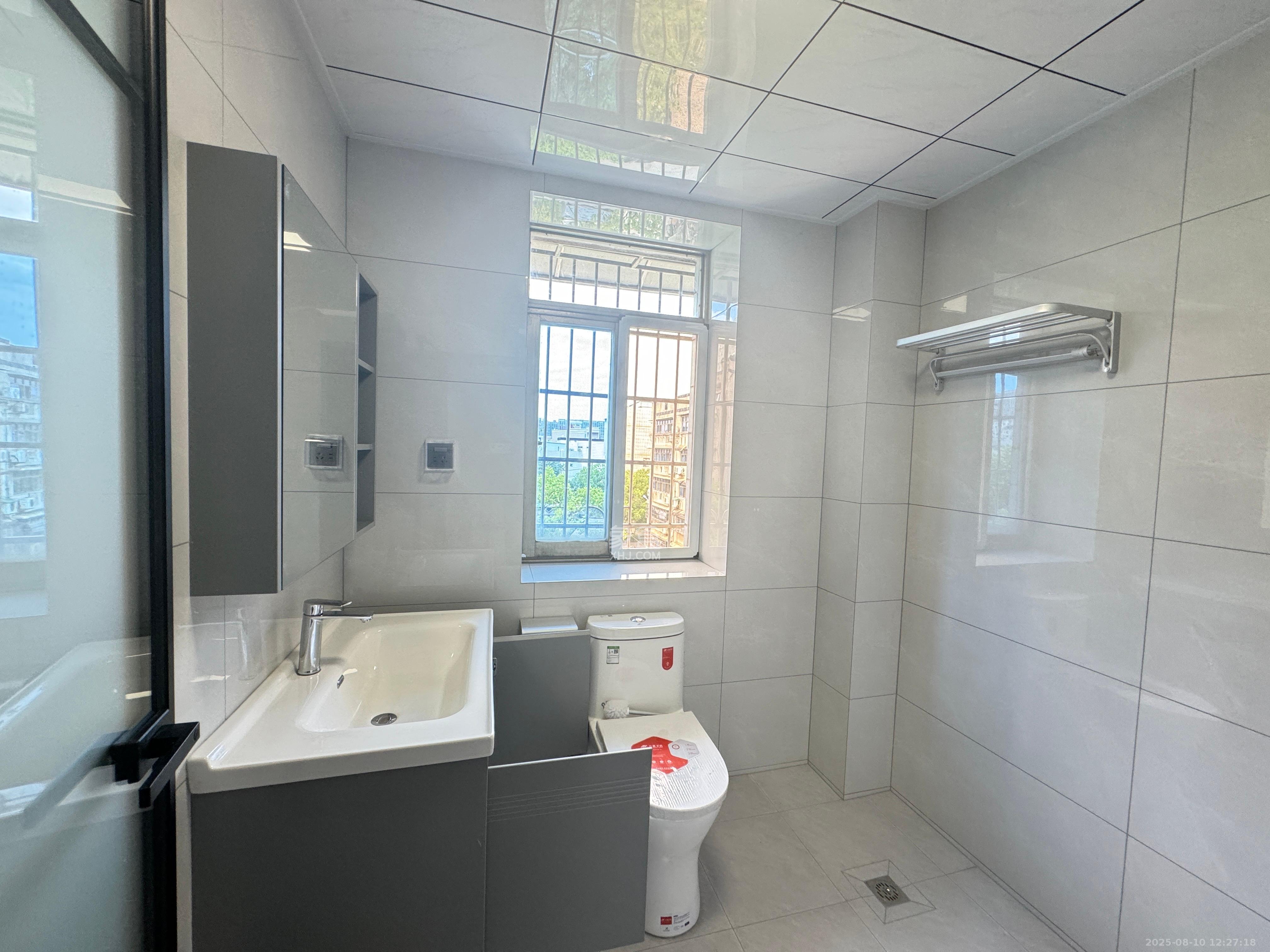 省中医药研究院宿舍(国华制药厂北院) 3室2厅2卫 2500.0元/月 省中医药研究院宿舍(国华制药厂北院) 3室2厅2卫 2500.0元/月室内图