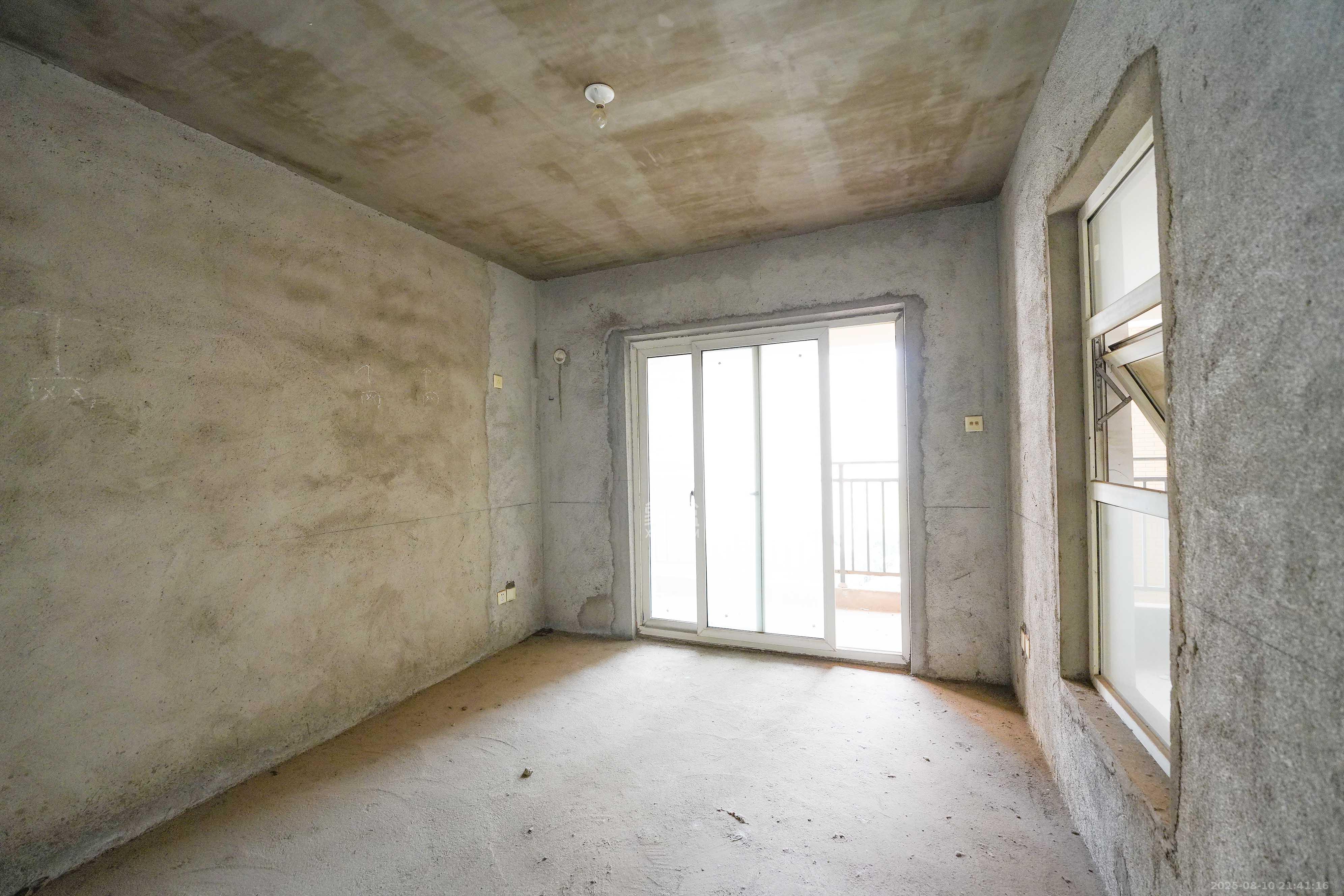 嘉华城(一期)  3室2厅2卫    126.0万 嘉华城(一期)  3室2厅2卫    126.0万卧室