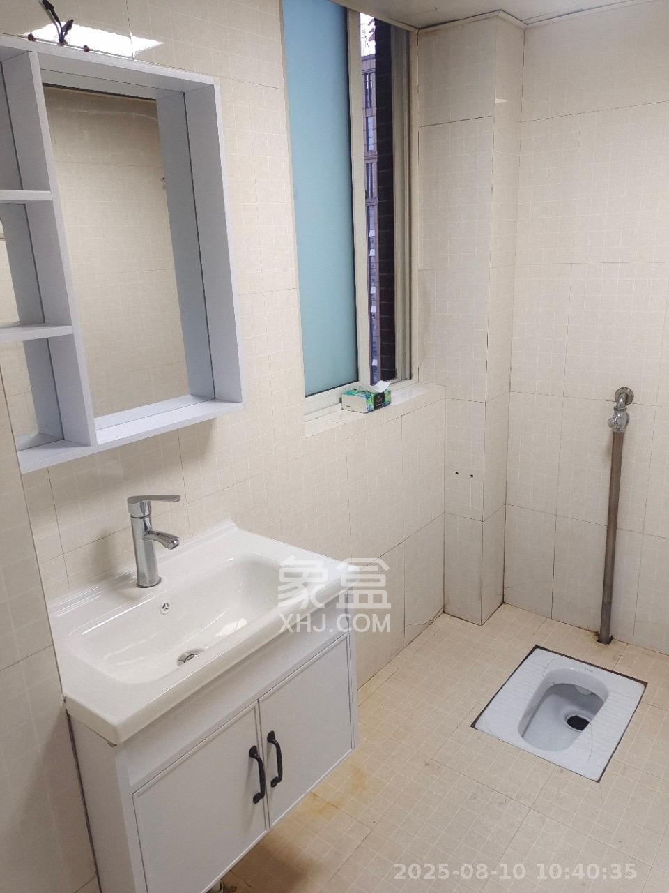 巧克力空间(建鸿达现代大厦) 3室2厅1卫 2200.0元/月 巧克力空间(建鸿达现代大厦) 3室2厅1卫 2200.0元/月室内图