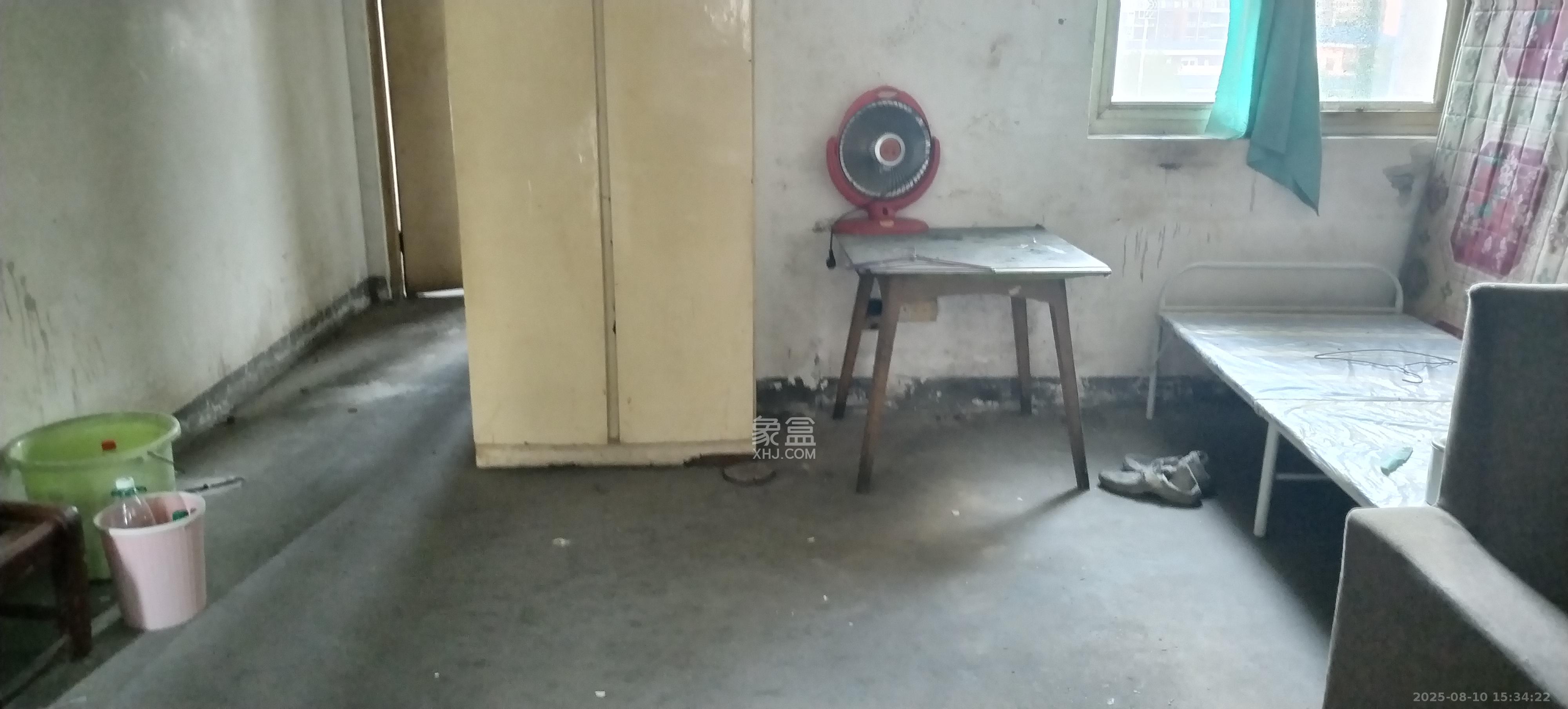 友园山庄 1室1厅1卫 700.0元/月 友园山庄 1室1厅1卫 700.0元/月室内图