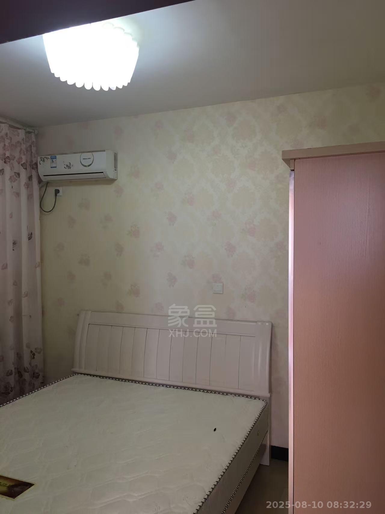 华晨御园  1室1厅1卫   1300.00元/月室内图