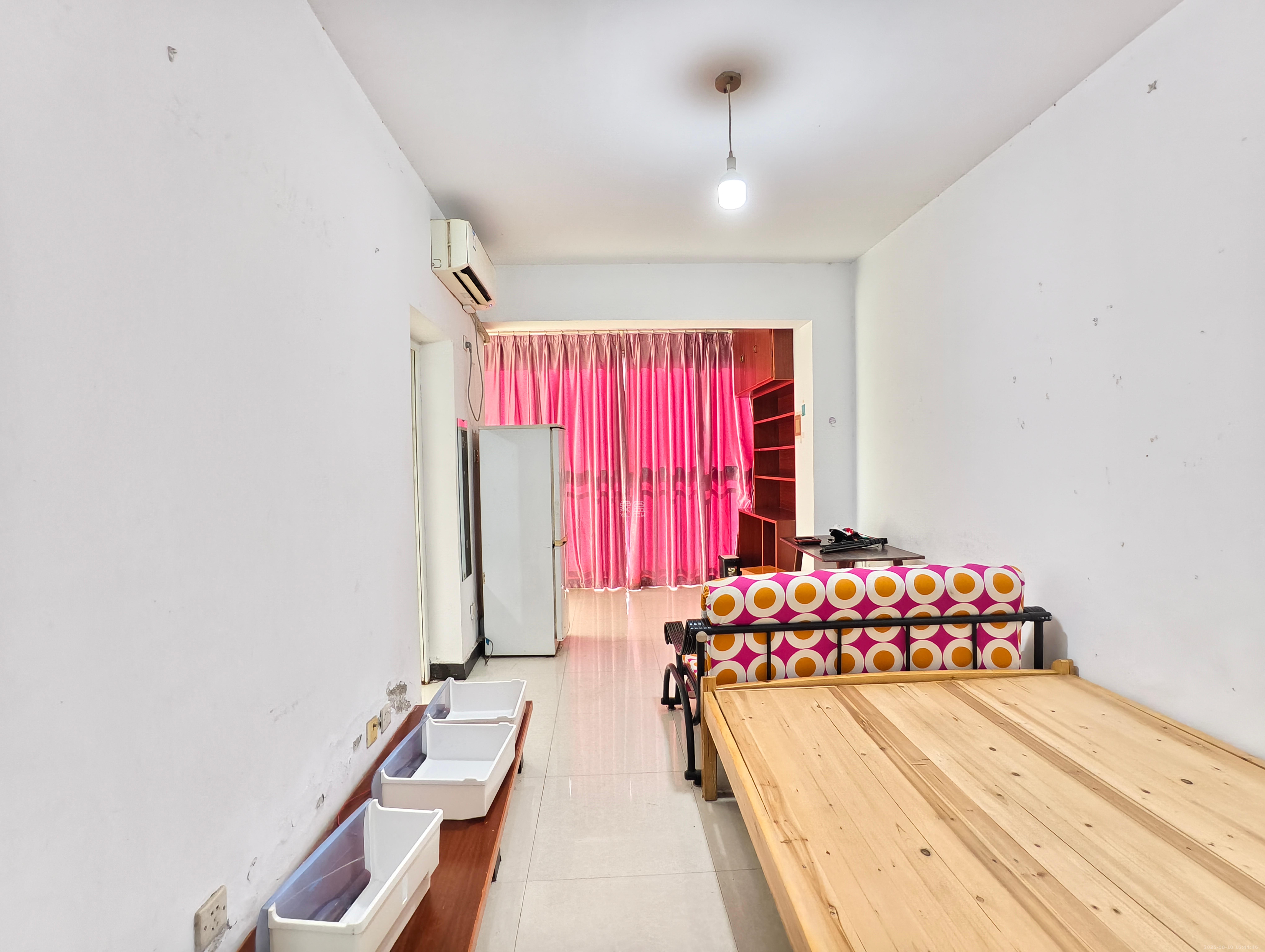 风华四季园  1室1厅1卫    1400.0元/月室内图