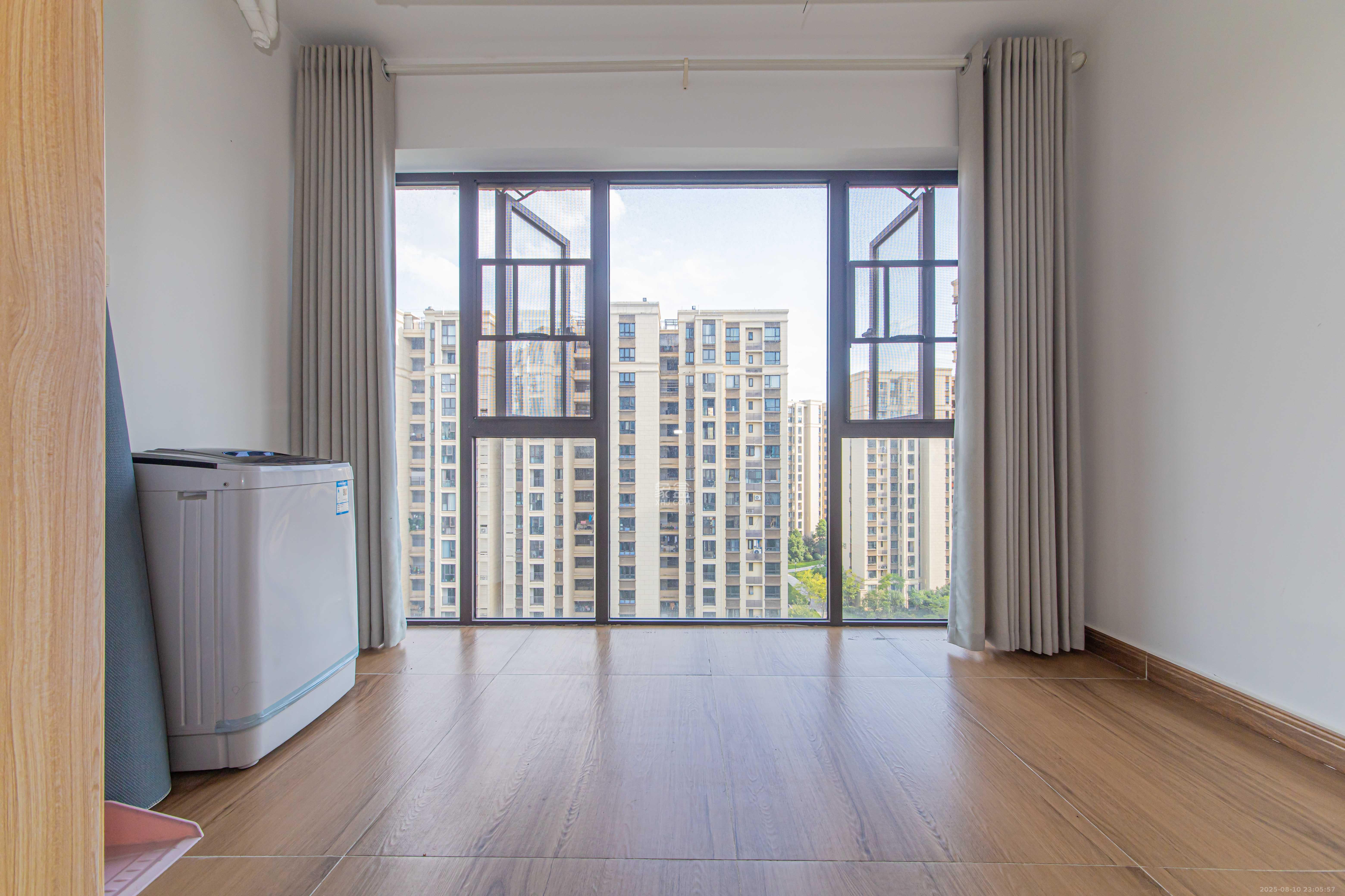 北辰中央公园DF区  3室2厅1卫    98.0万 北辰中央公园DF区  3室2厅1卫    98.0万阳台