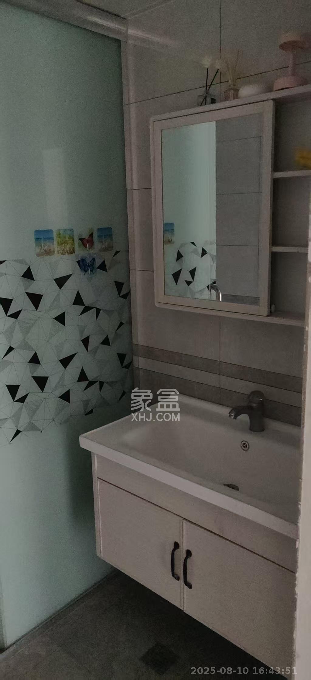 龙湖璟宸原著(龙湖紫宸) 3室2厅1卫 1800.0元/月 龙湖璟宸原著(龙湖紫宸) 3室2厅1卫 1800.0元/月室内图