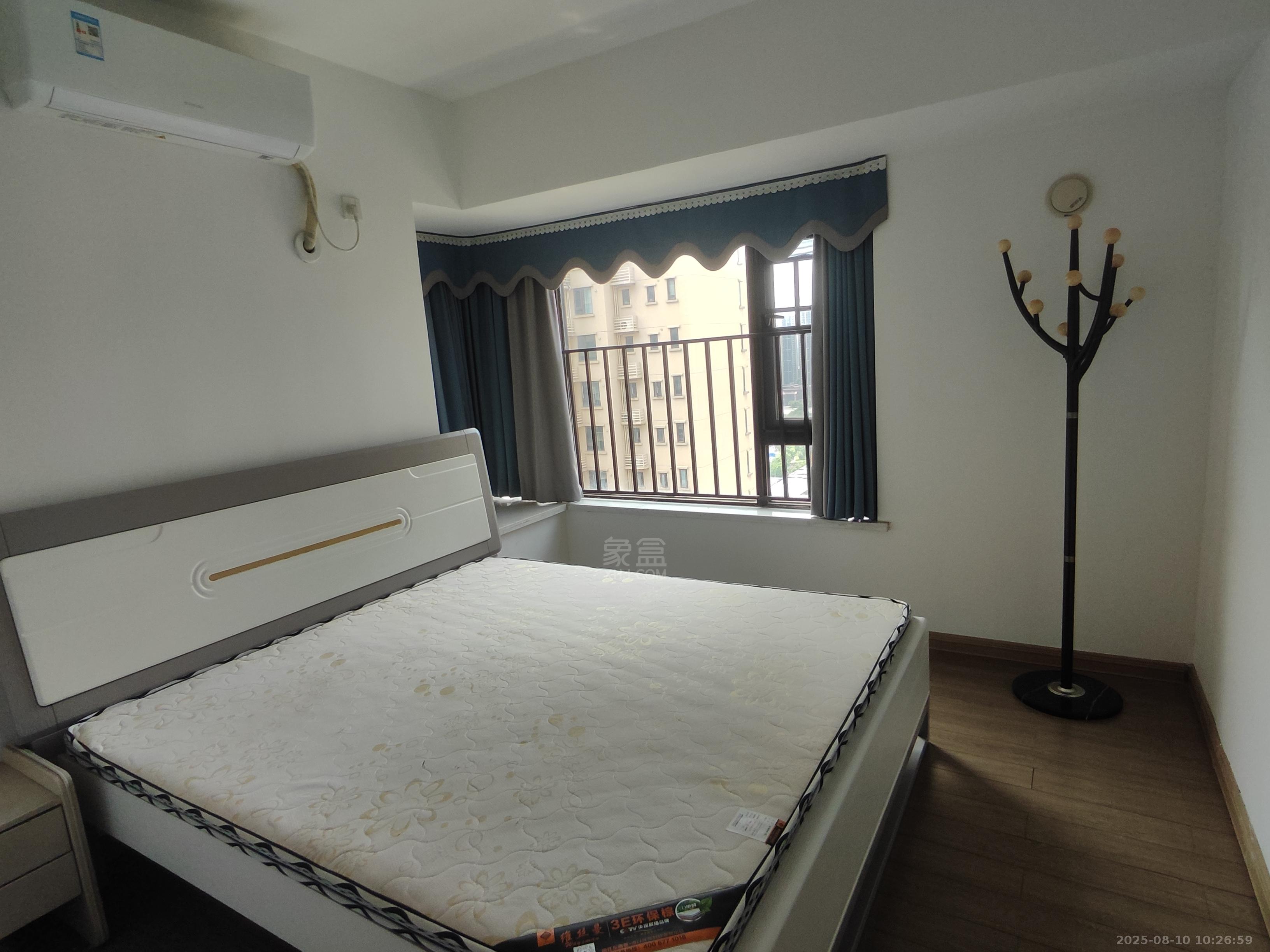 美的翰城  4室2厅2卫   2300.00元/月室内图