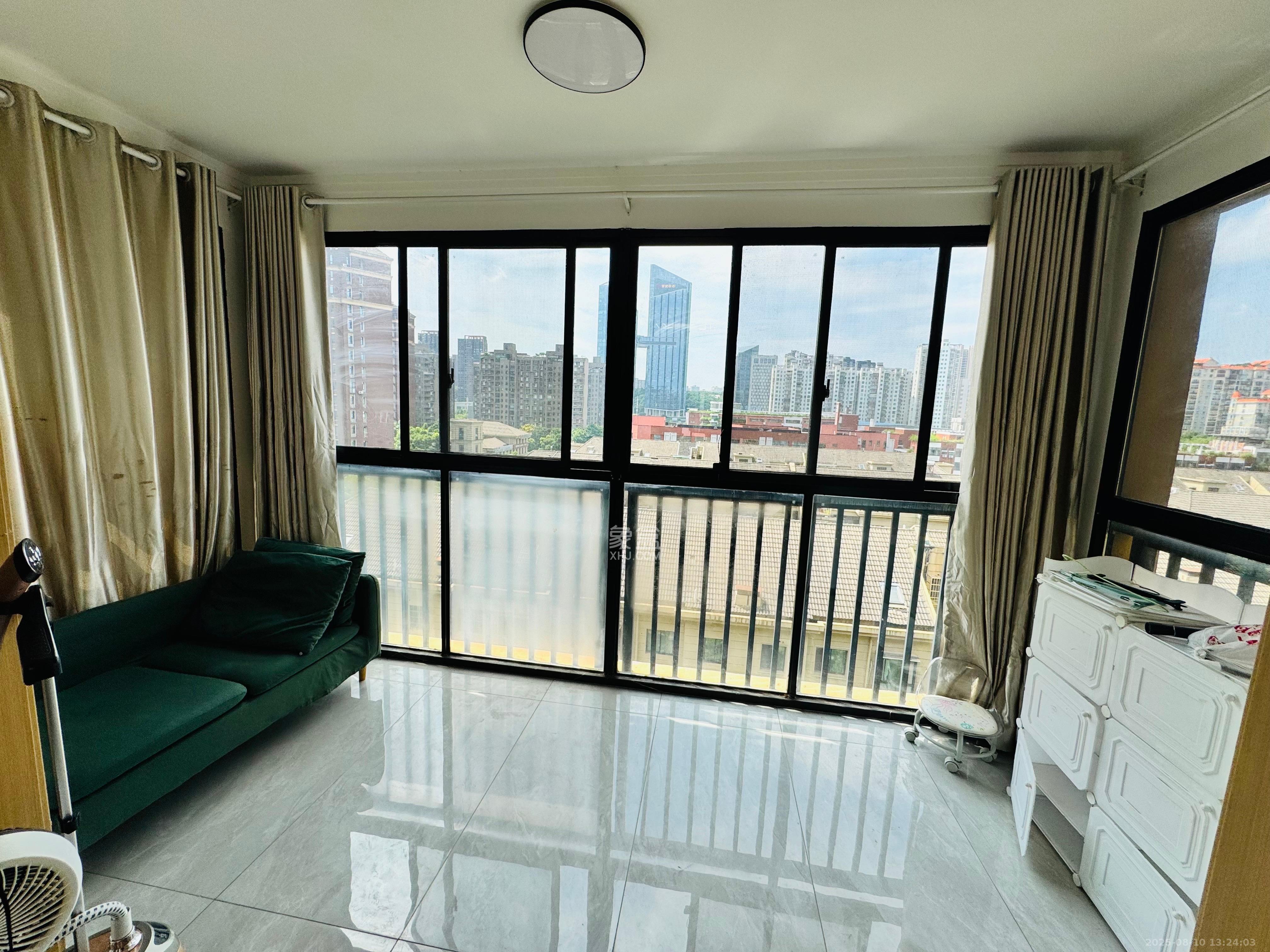 三江花中城 3室2厅2卫 3000.0元/月 三江花中城 3室2厅2卫 3000.0元/月室内图