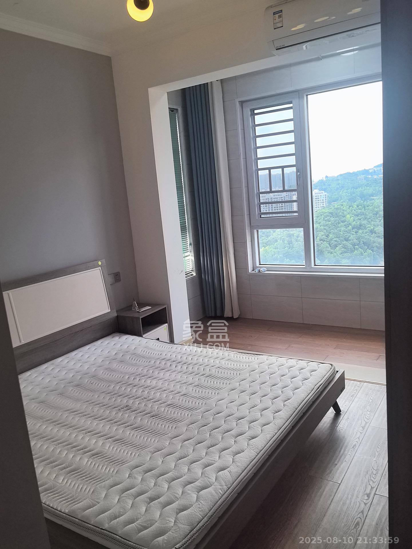 金鹰玖珑山 4室2厅2卫 2900.0元/月 金鹰玖珑山 4室2厅2卫 2900.0元/月室内图