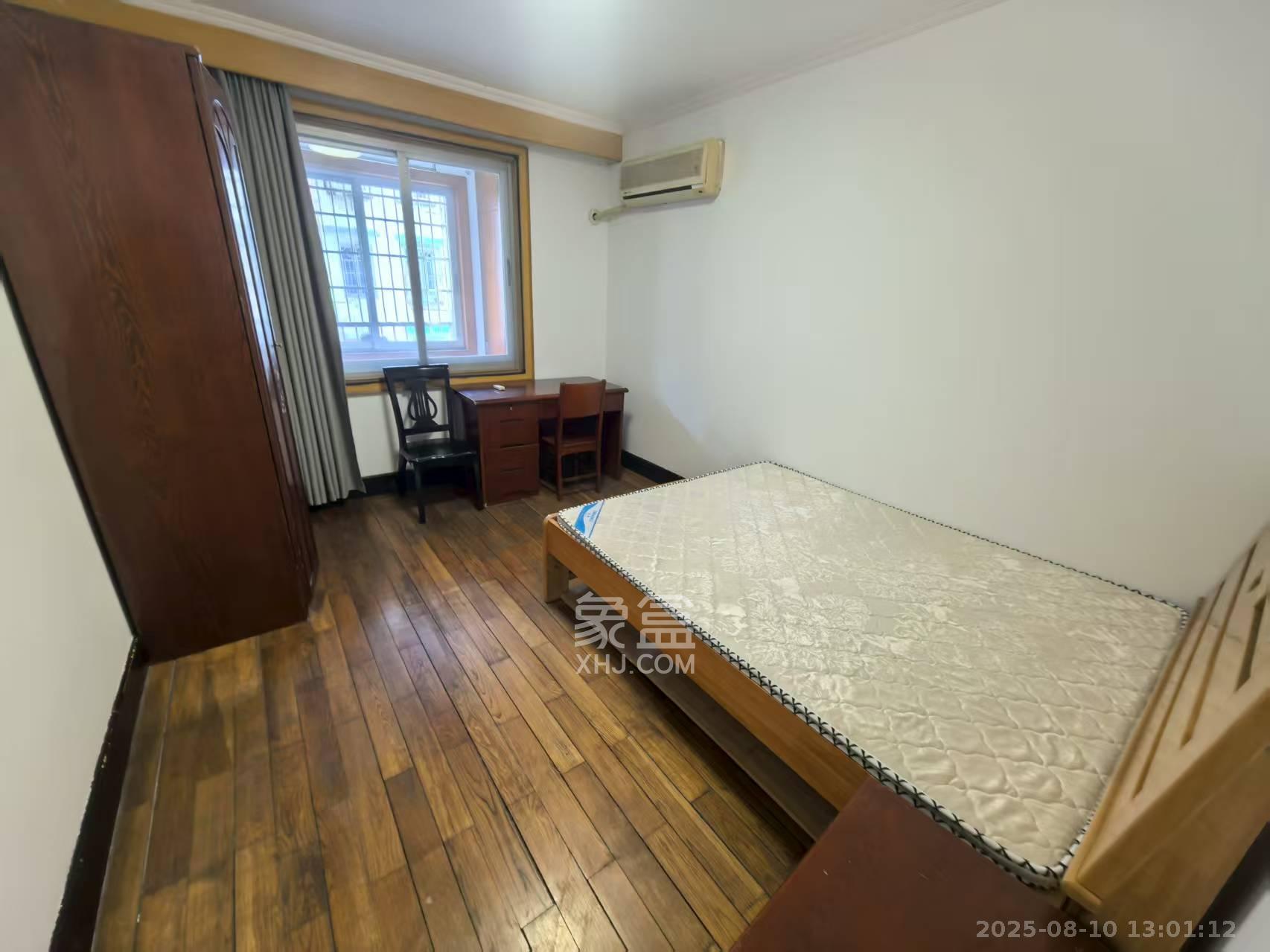 临江花园 4室2厅1卫 4300.0元/月 临江花园 4室2厅1卫 4300.0元/月室内图