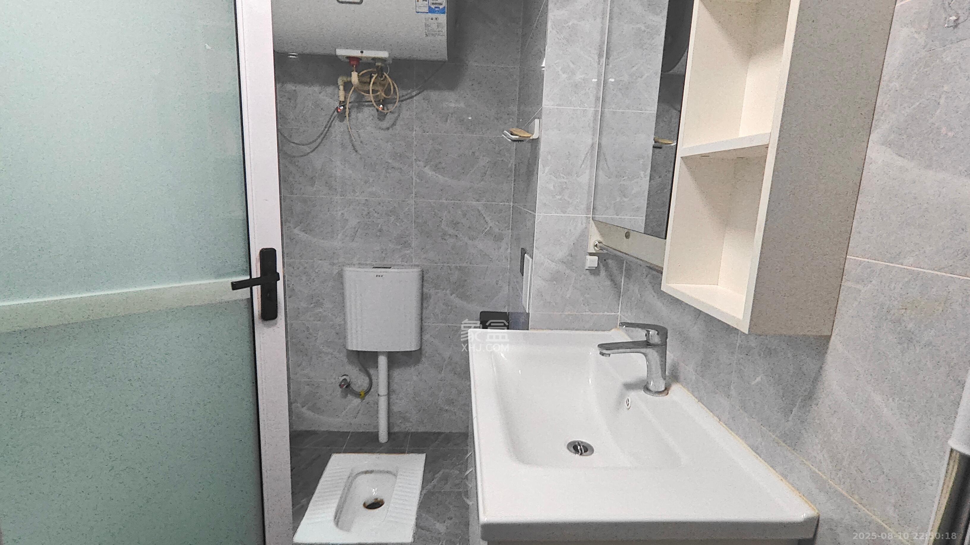 奥园城市天骄一期  1室1厅1卫    1700.0元/月 奥园城市天骄一期  1室1厅1卫    1700.0元/月室内图