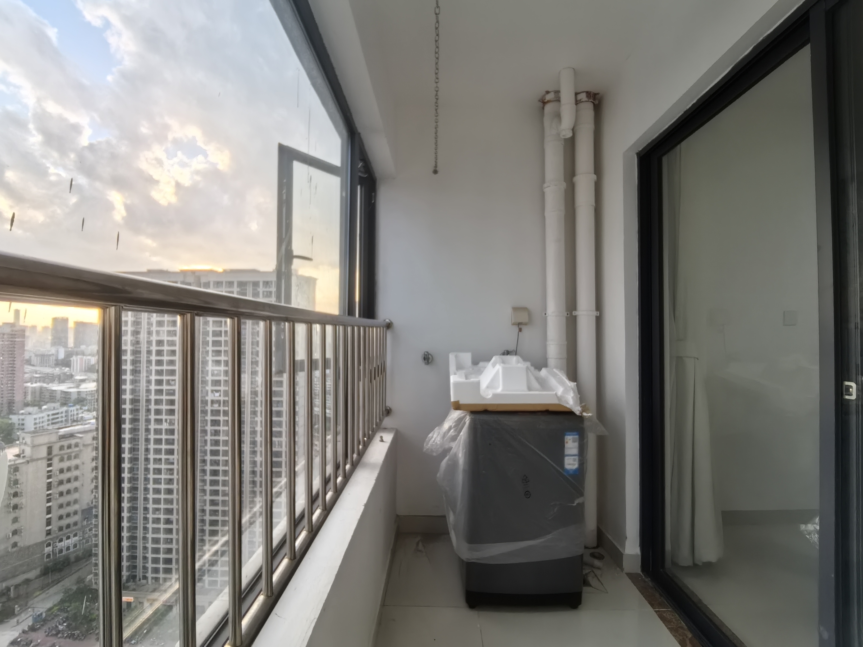 龙城新景  1室1厅1卫    2000.0元/月 龙城新景  1室1厅1卫    2000.0元/月室内图