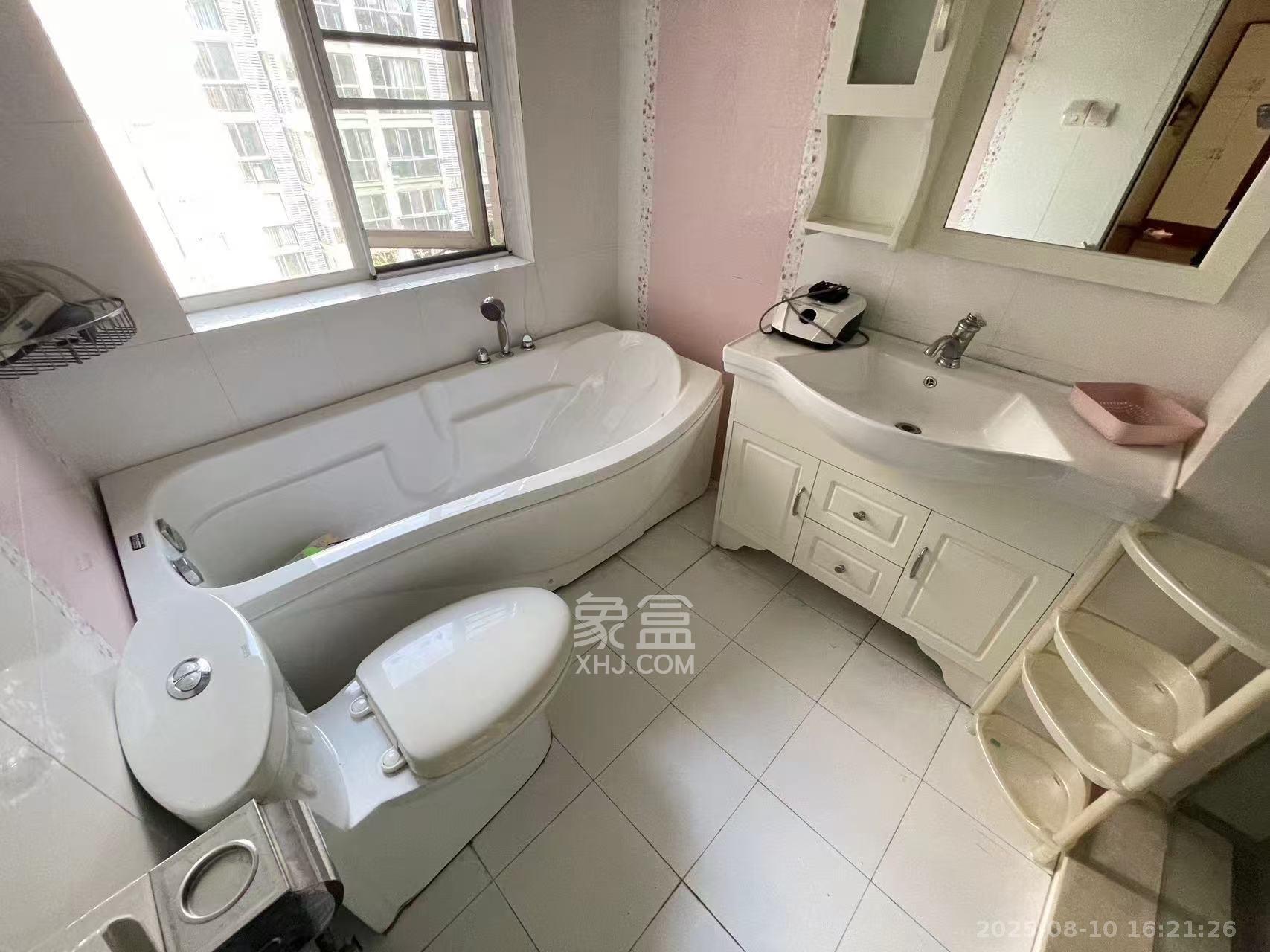 天鸿天府(天鸿中央大院) 3室2厅2卫 2800.0元/月 天鸿天府(天鸿中央大院) 3室2厅2卫 2800.0元/月室内图