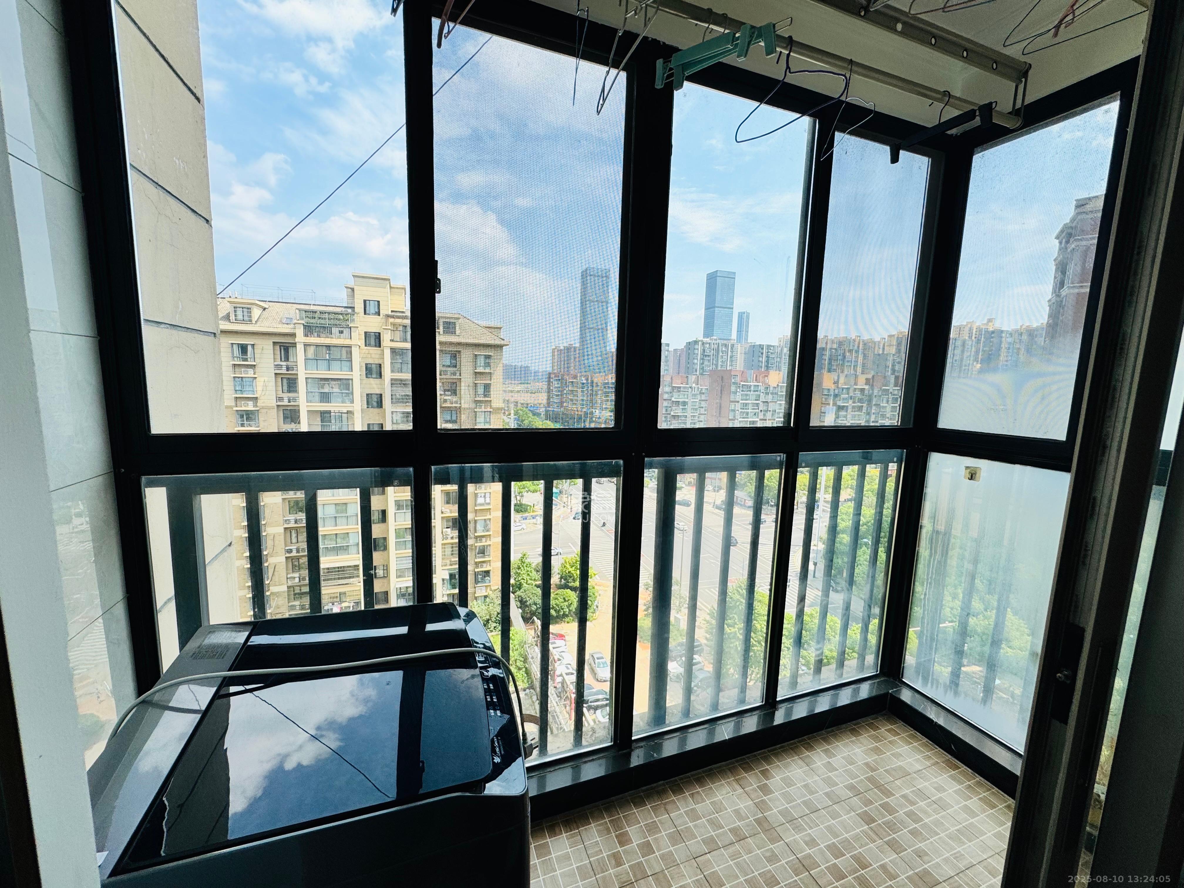 三江花中城 3室2厅2卫 3000.0元/月 三江花中城 3室2厅2卫 3000.0元/月室内图