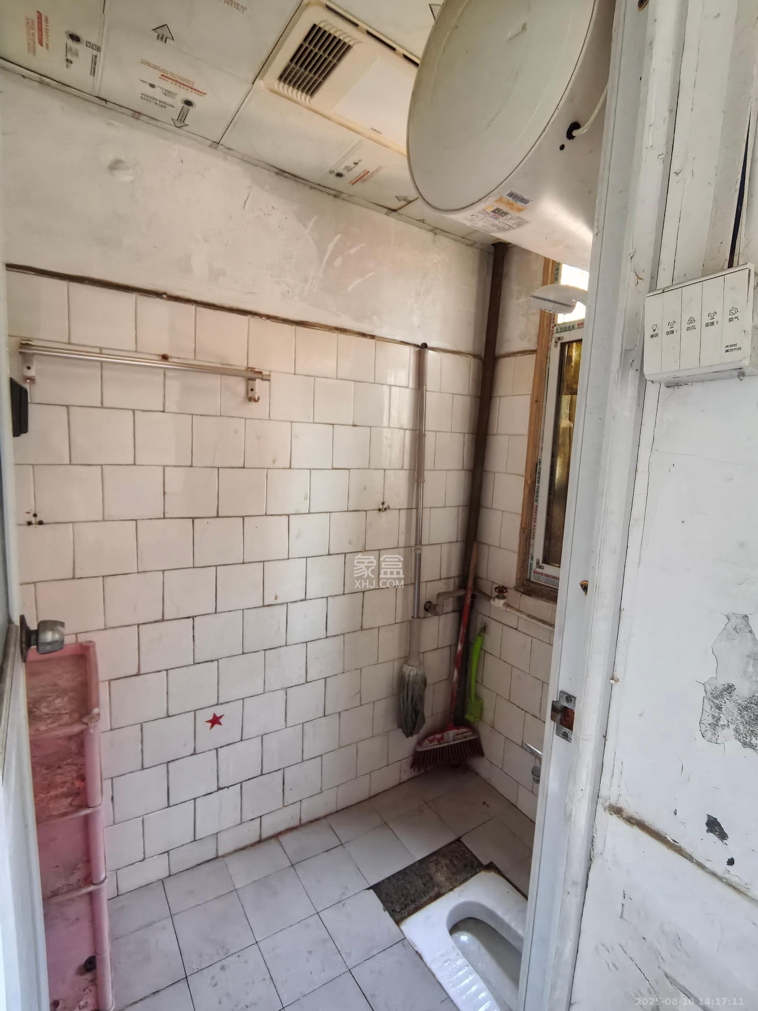 长重机械厂宿舍  2室1厅1卫    1200.0元/月 长重机械厂宿舍  2室1厅1卫    1200.0元/月室内图