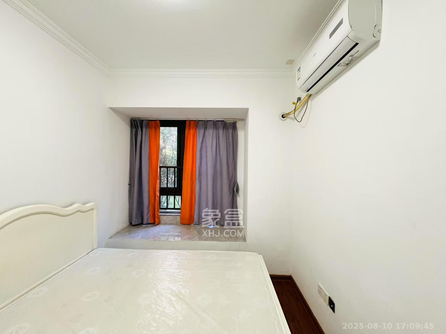 龙湖春江悦茗 4室2厅2卫 2500.0元/月 龙湖春江悦茗 4室2厅2卫 2500.0元/月室内图