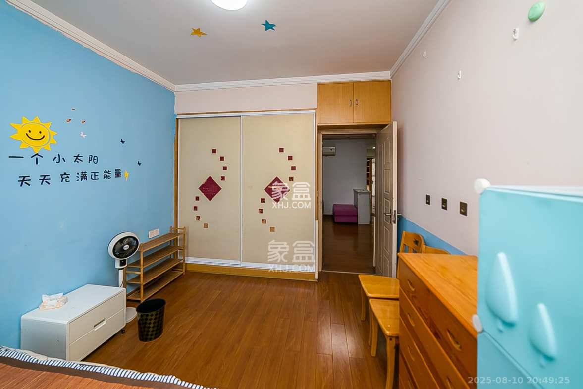 层上观邸  3室2厅1卫    64.0万 层上观邸  3室2厅1卫    64.0万卧室