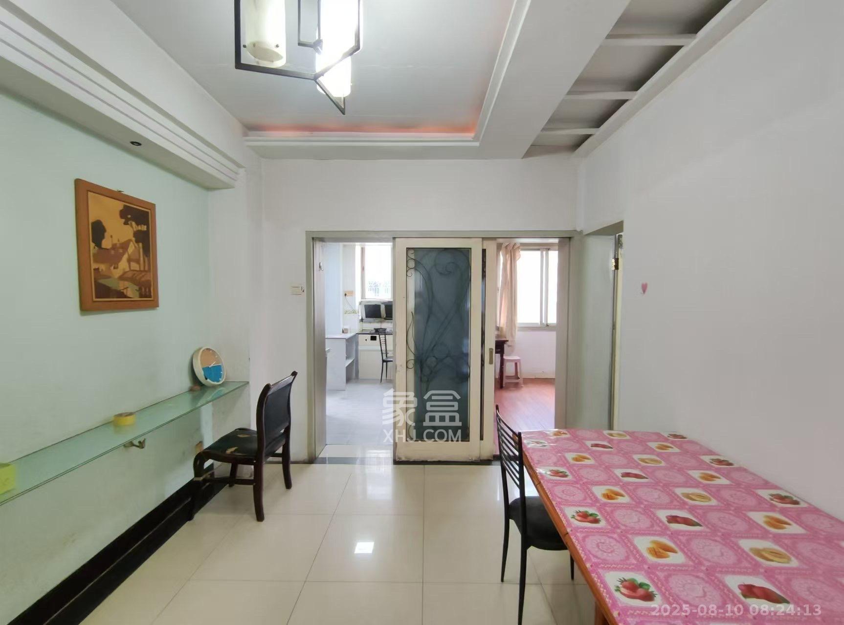 天润花园 3室2厅1卫 1600.0元/月 天润花园 3室2厅1卫 1600.0元/月室内图