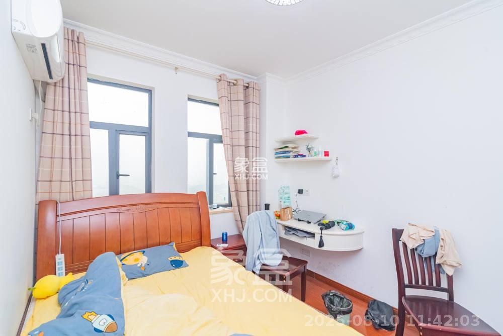 悦湖山  3室2厅1卫    2000.0元/月室内图