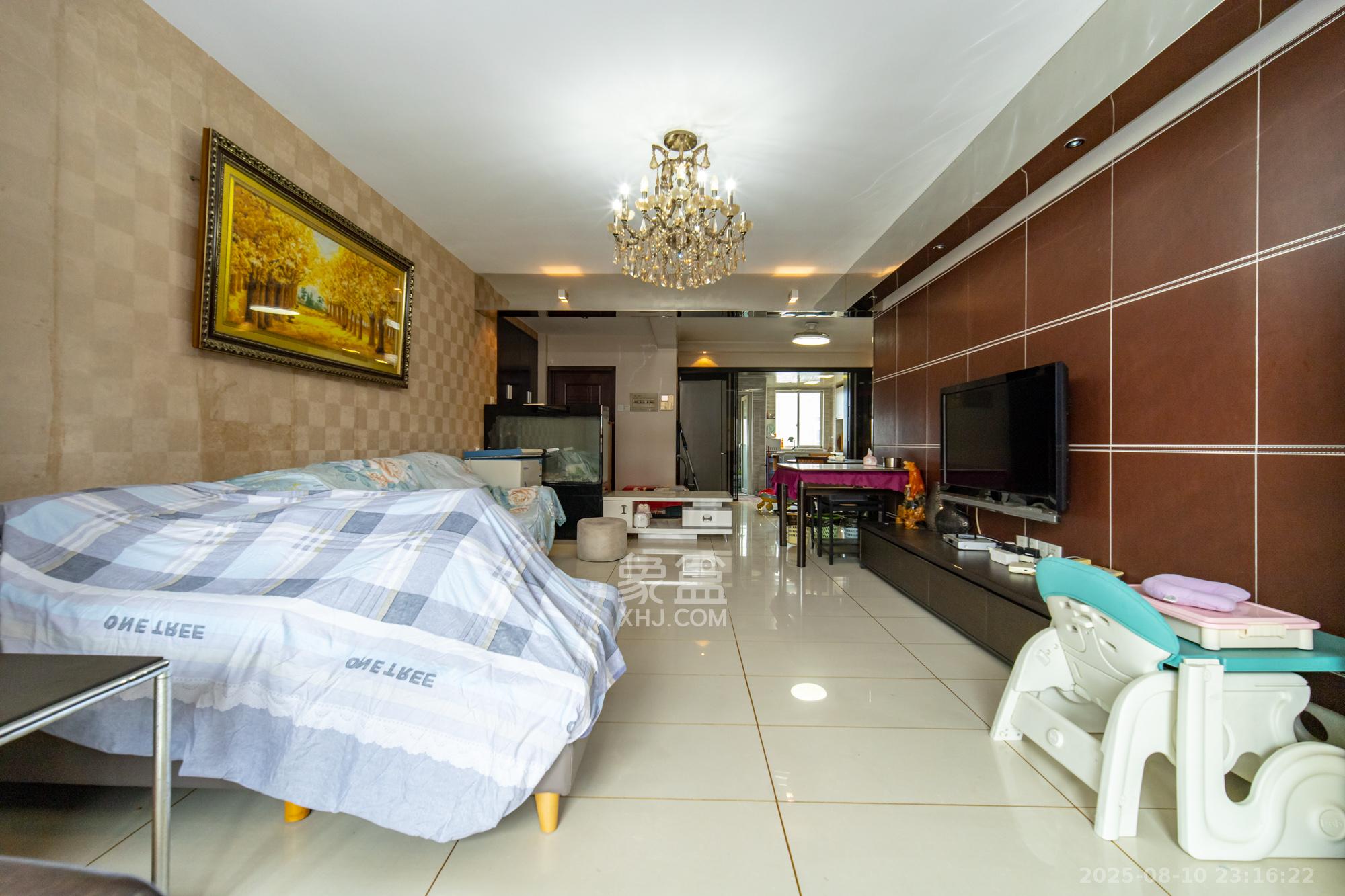 星城雅郡  3室2厅2卫    75.6万 星城雅郡  3室2厅2卫    75.6万客厅